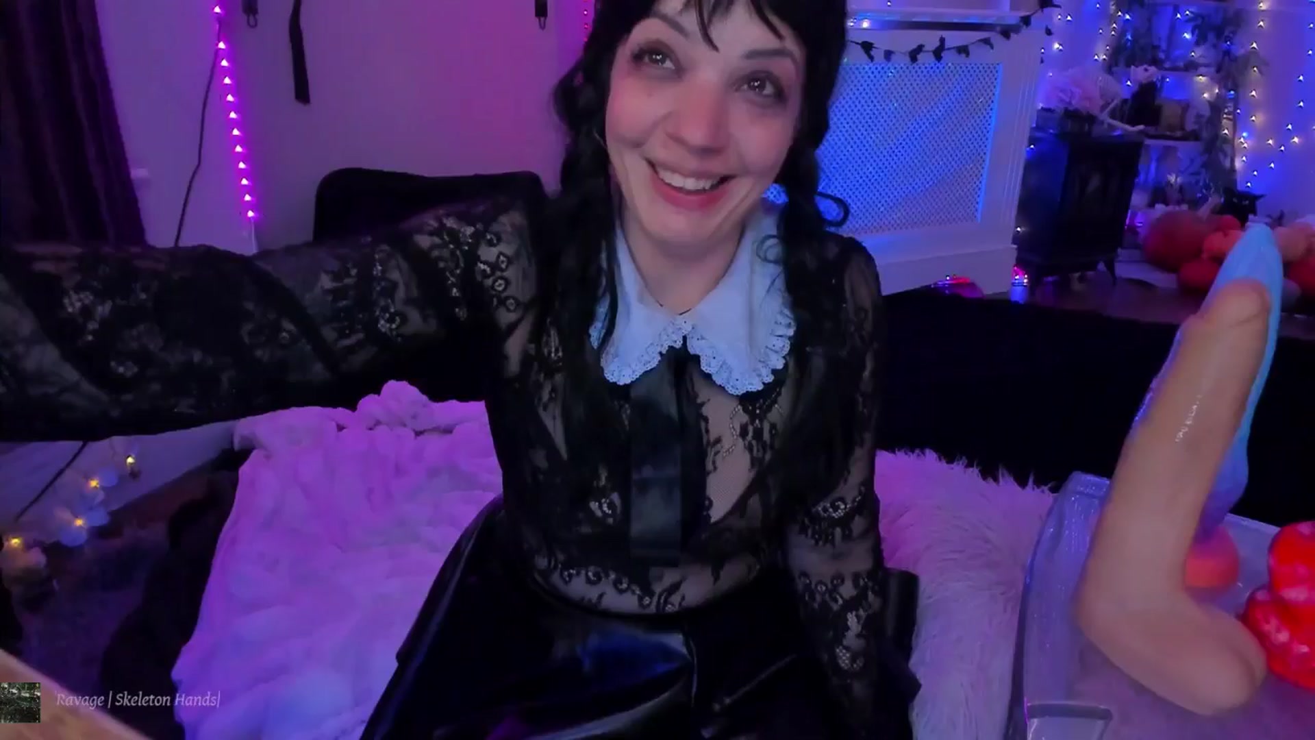 Gallery image thumbnail from LunaWolfie's myfreecams stream on, 10/29/2025, 01:05 image 6 of 20