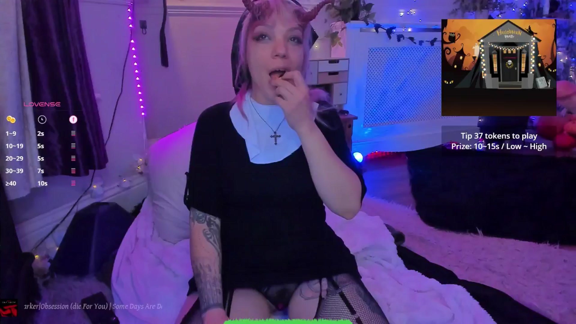 Gallery image thumbnail from LunaWolfie's myfreecams stream on, 10/31/2025, 24:04 image 9 of 20