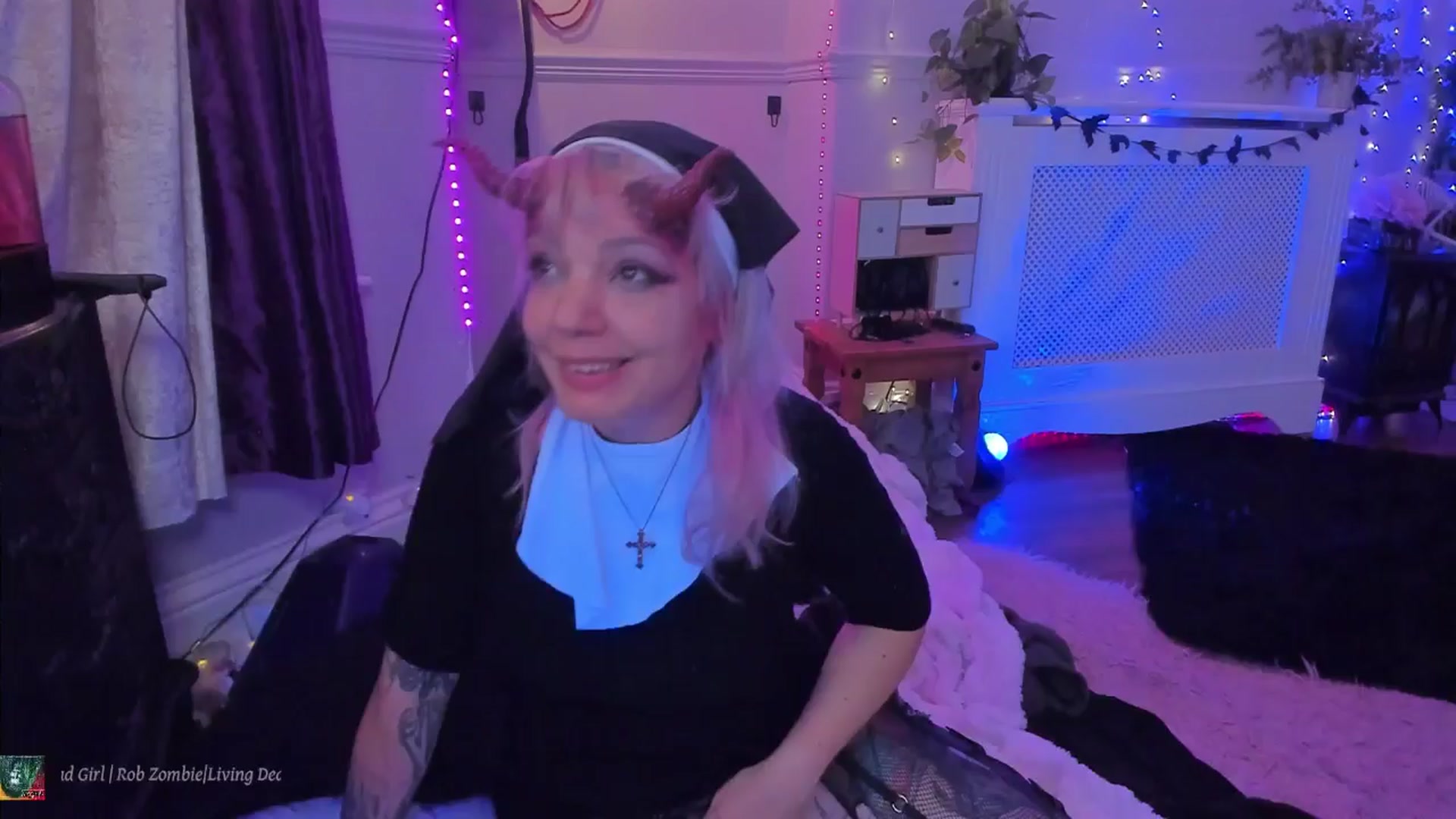 Gallery image thumbnail from LunaWolfie's myfreecams stream on, 10/31/2025, 24:04 image 19 of 20