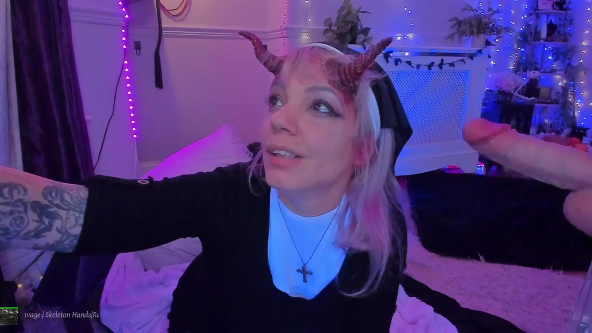 Gallery image thumbnail from LunaWolfie's myfreecams stream on, 10/31/2025, 24:04 image 11 of 20