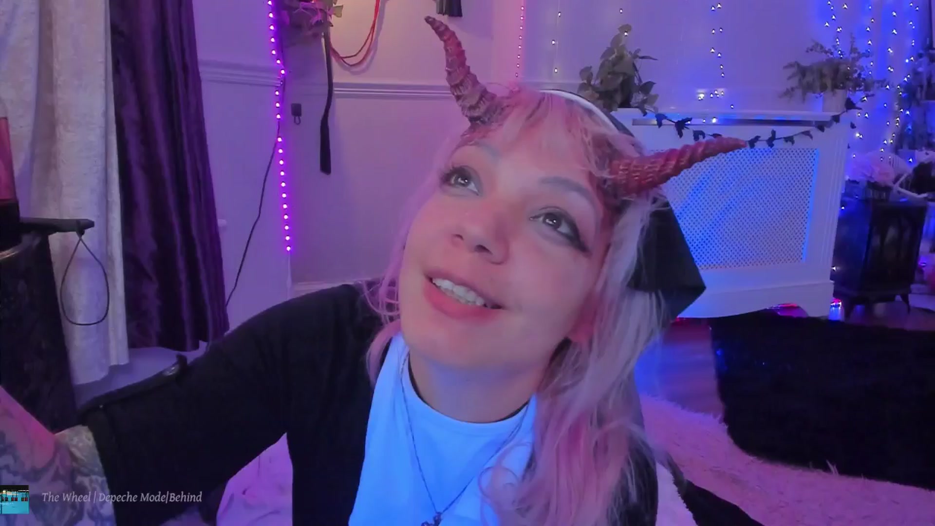 Gallery image thumbnail from LunaWolfie's myfreecams stream on, 10/31/2025, 01:33 image 9 of 20