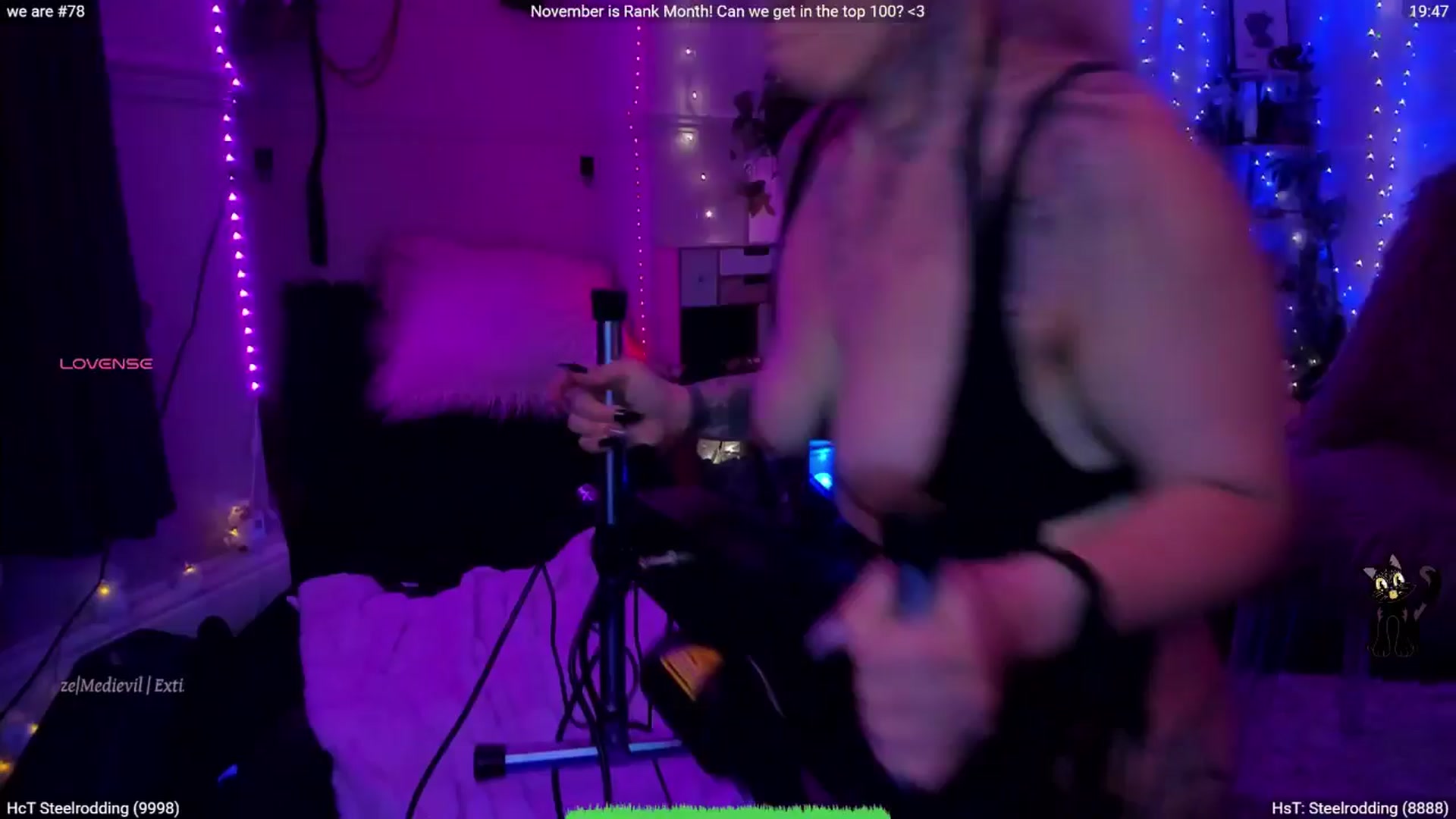 Gallery image thumbnail from LunaWolfie's myfreecams stream on, 11/01/2025, 20:28 image 11 of 20