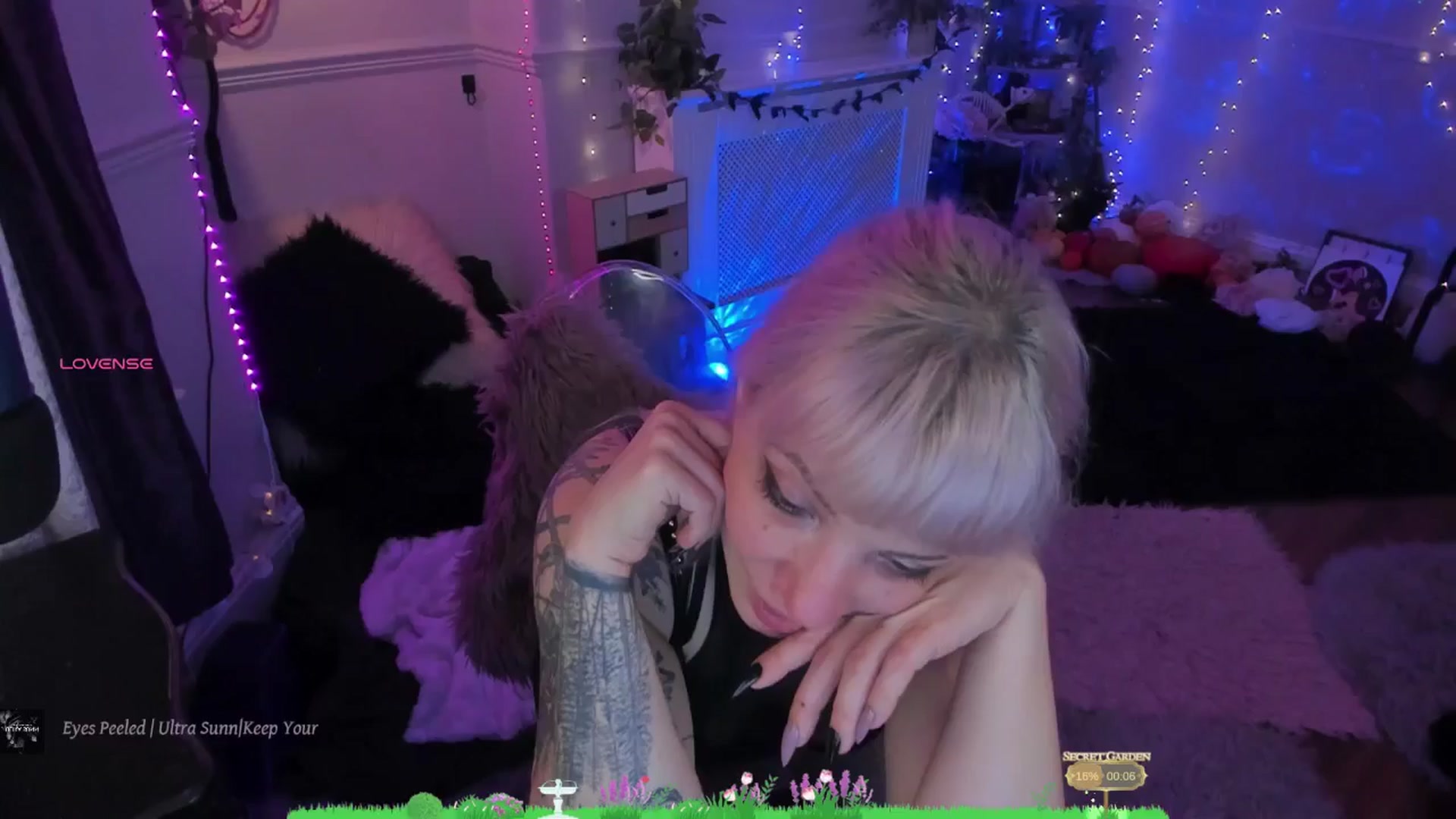 Gallery image thumbnail from LunaWolfie's myfreecams stream on, 11/03/2025, 21:24 image 14 of 20