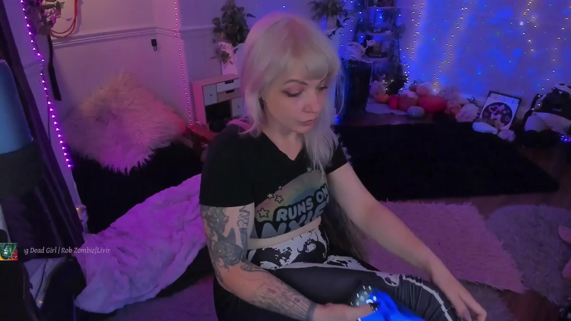 Gallery image thumbnail from LunaWolfie's myfreecams stream on, 11/10/2025, 22:00 image 6 of 20