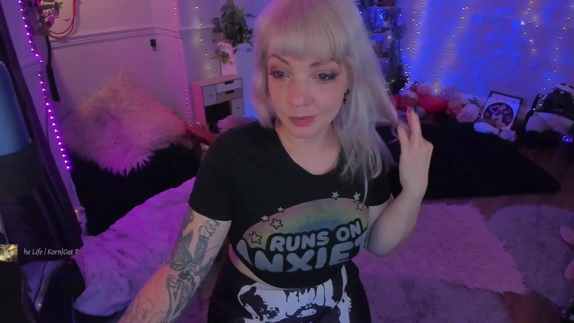 Gallery image thumbnail from LunaWolfie's myfreecams stream on, 11/10/2025, 22:00 image 3 of 20
