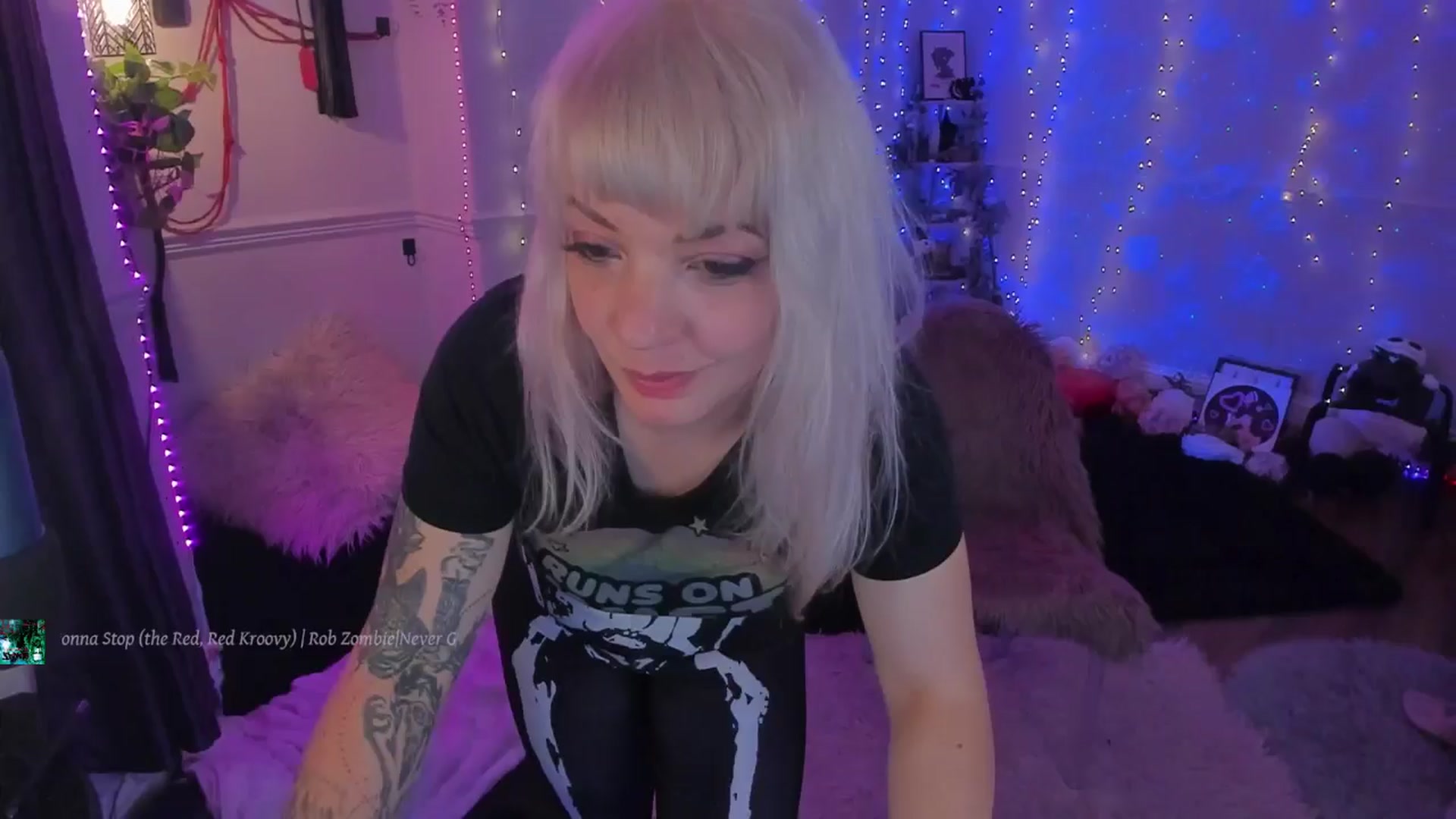 Gallery image thumbnail from LunaWolfie's myfreecams stream on, 11/10/2025, 22:00 image 10 of 20