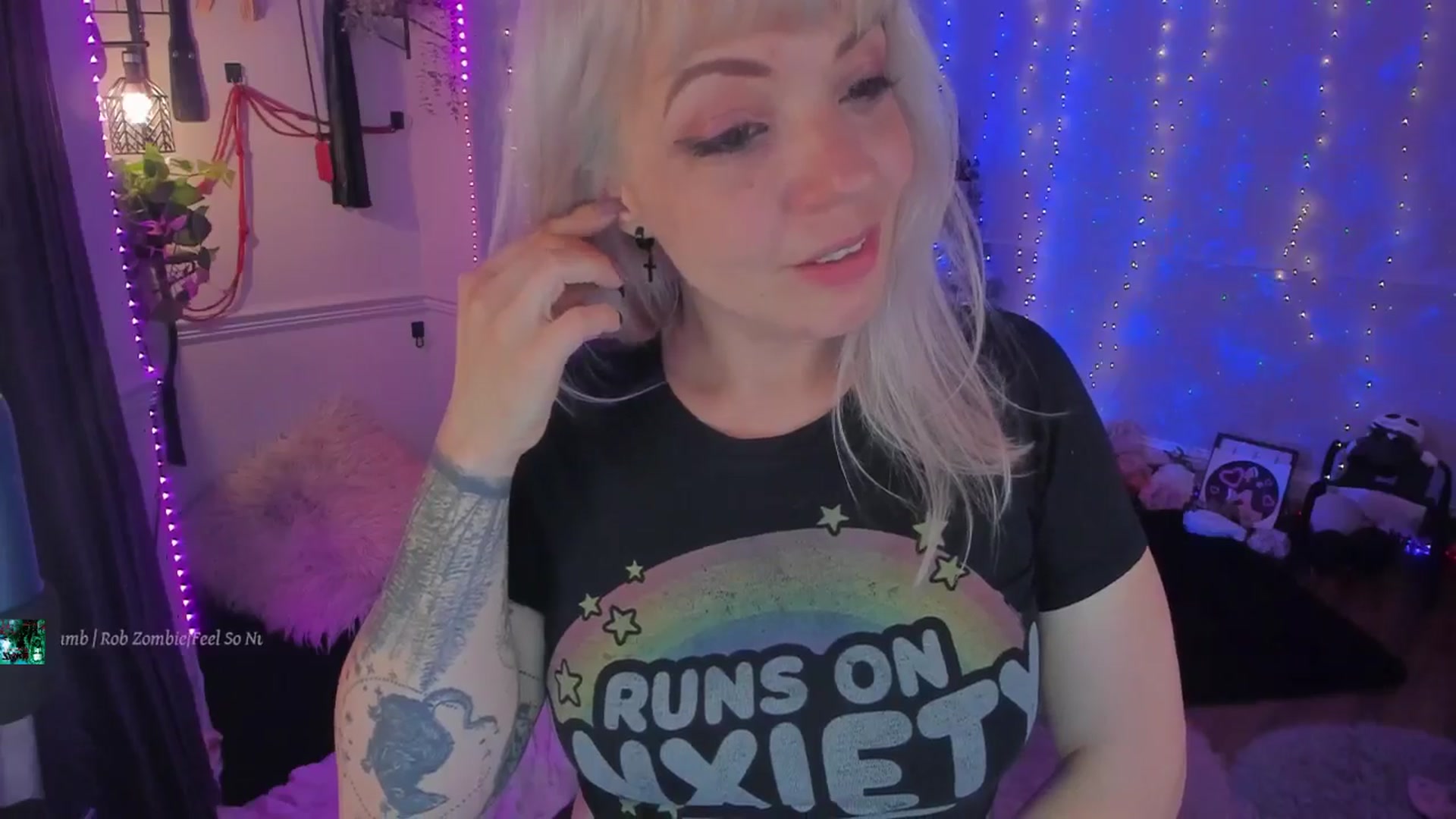 Gallery image thumbnail from LunaWolfie's myfreecams stream on, 11/10/2025, 22:00 image 12 of 20