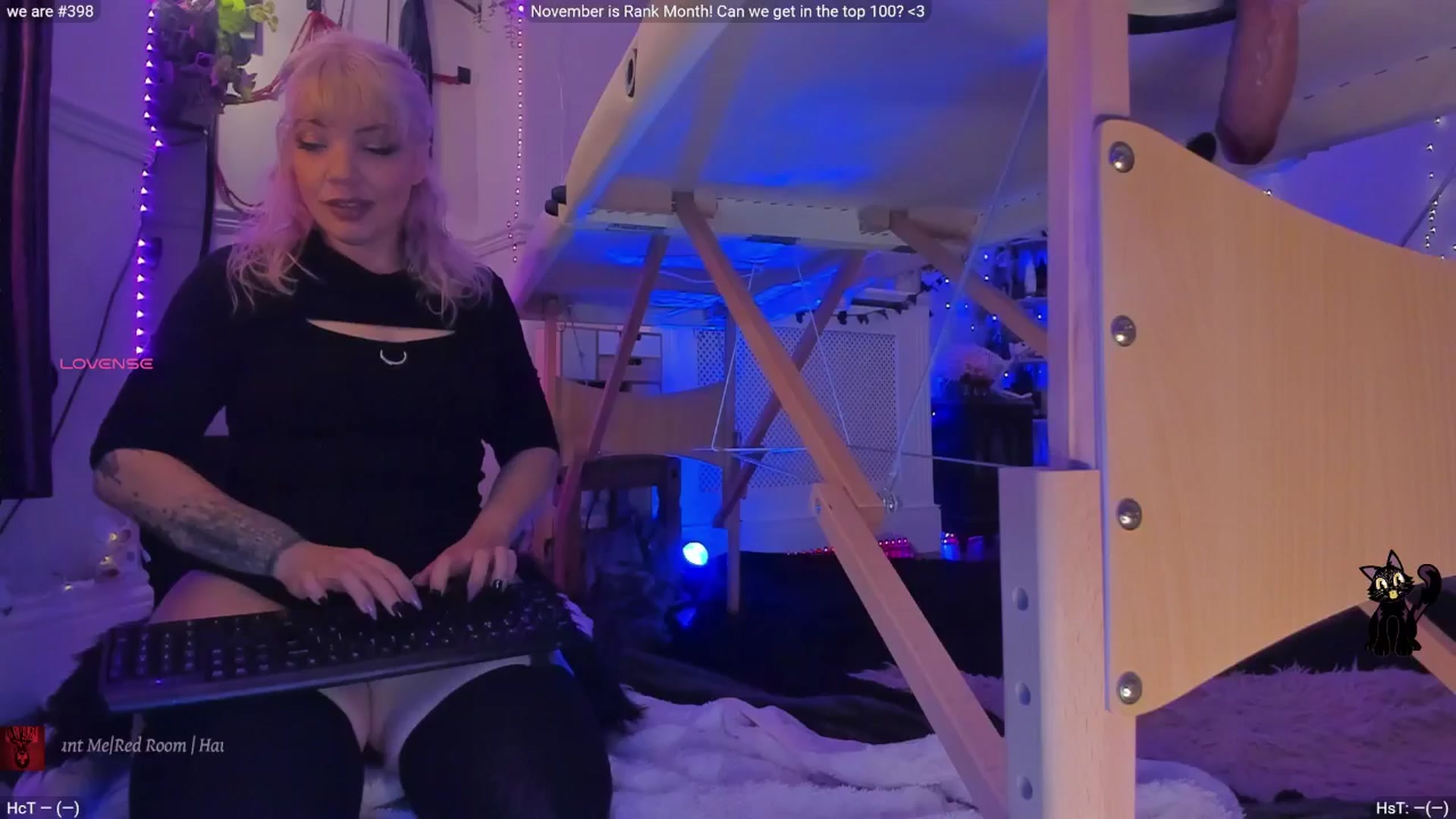 Gallery image thumbnail from LunaWolfie's myfreecams stream on, 11/13/2025, 20:53 image 15 of 20