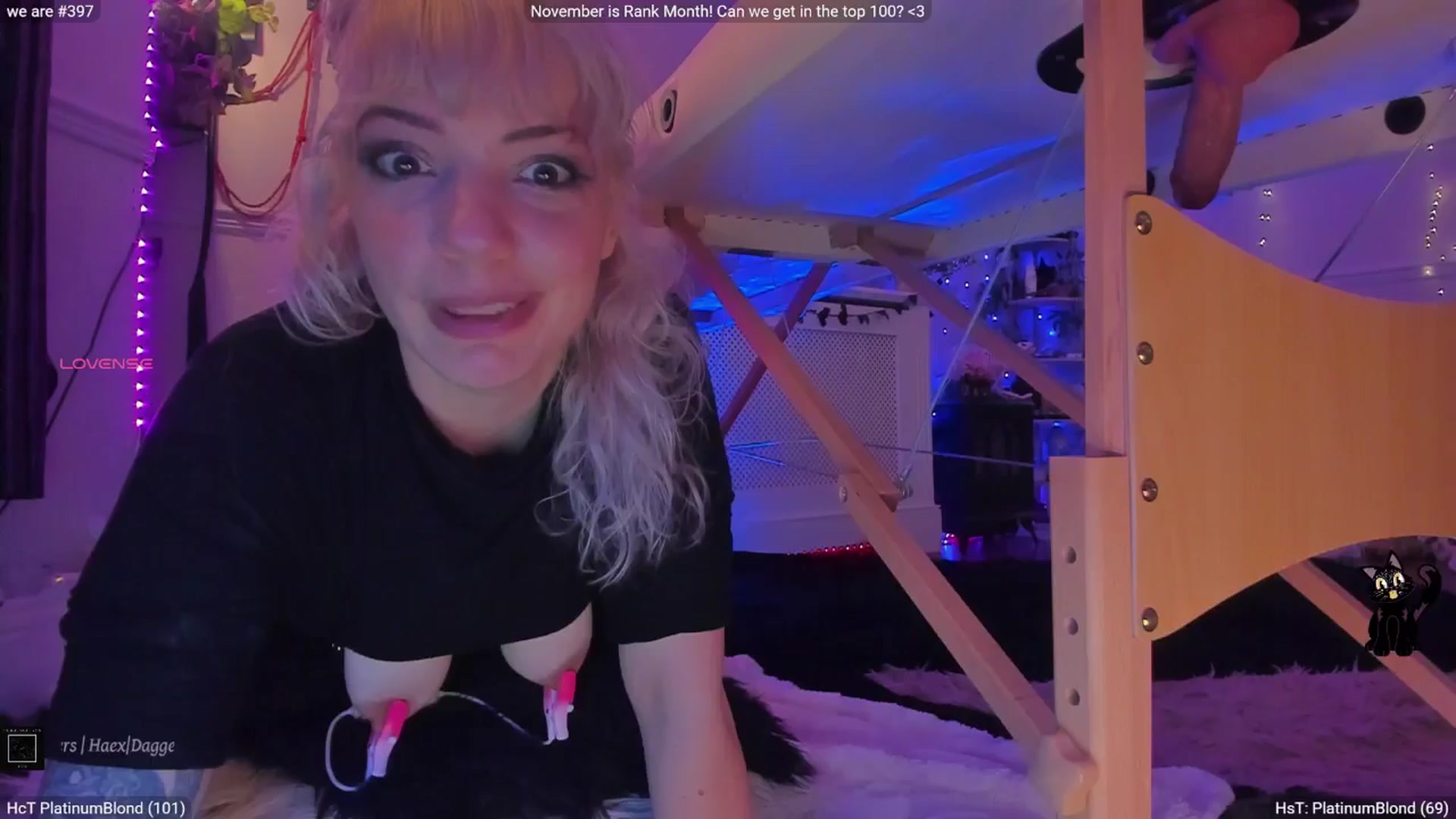 Gallery image thumbnail from LunaWolfie's myfreecams stream on, 11/13/2025, 21:39 image 17 of 20