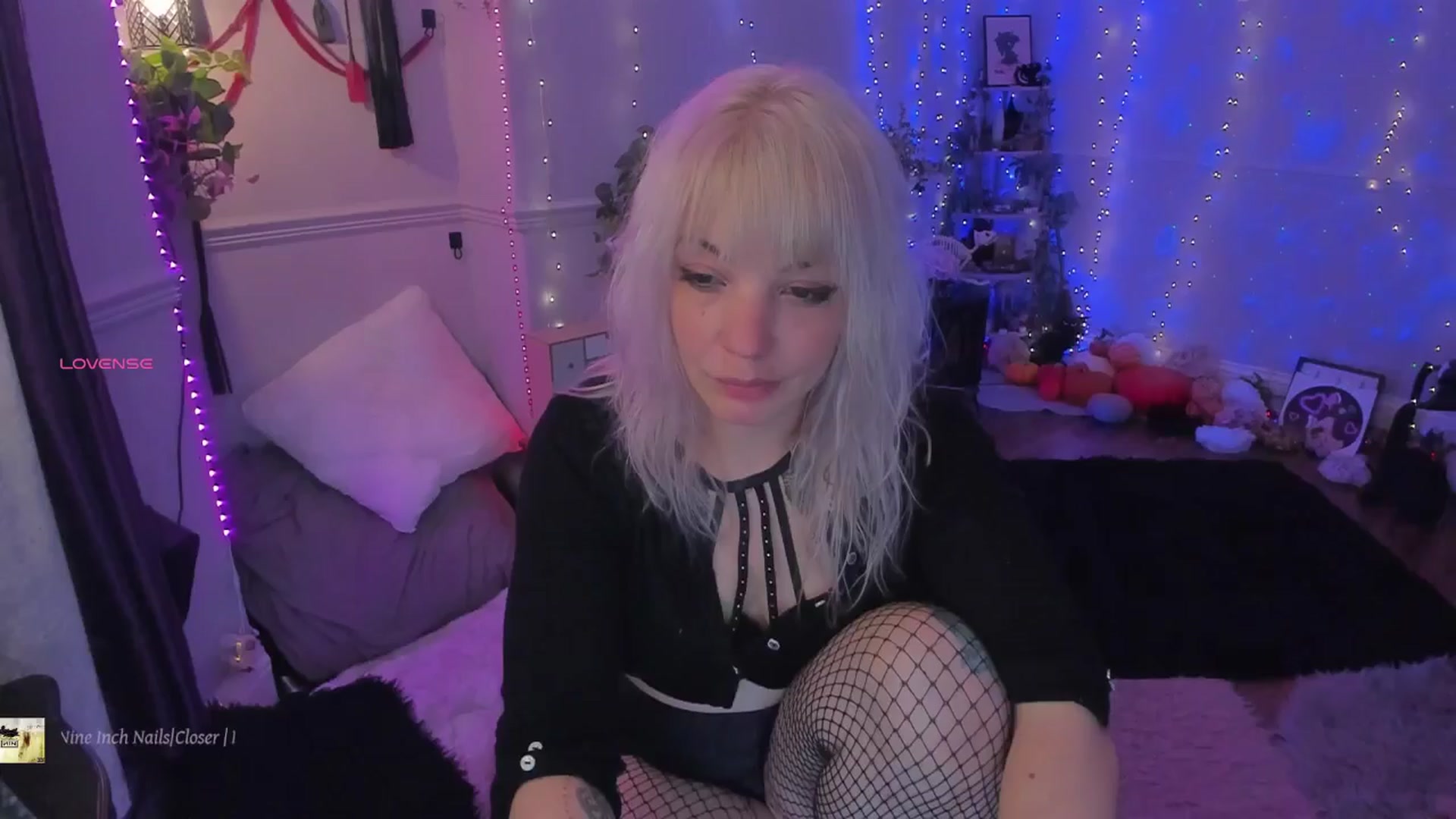 Gallery image thumbnail from LunaWolfie's myfreecams stream on, 11/18/2025, 24:31 image 19 of 20