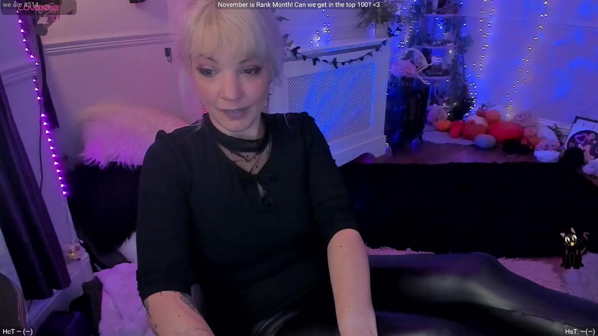Gallery image thumbnail from LunaWolfie's myfreecams stream on, 11/20/2025, 17:04 image 15 of 20