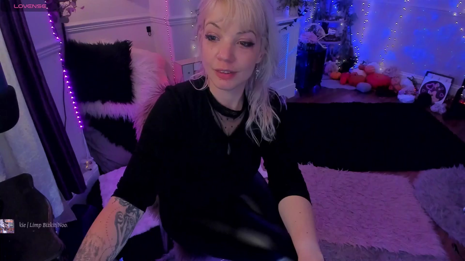 Gallery image thumbnail from LunaWolfie's myfreecams stream on, 11/21/2025, 24:09 image 2 of 20