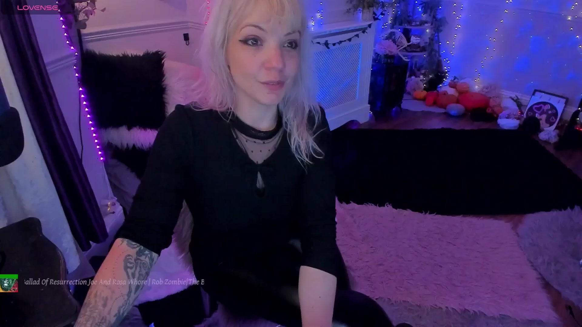 Gallery image thumbnail from LunaWolfie's myfreecams stream on, 11/21/2025, 24:09 image 1 of 20