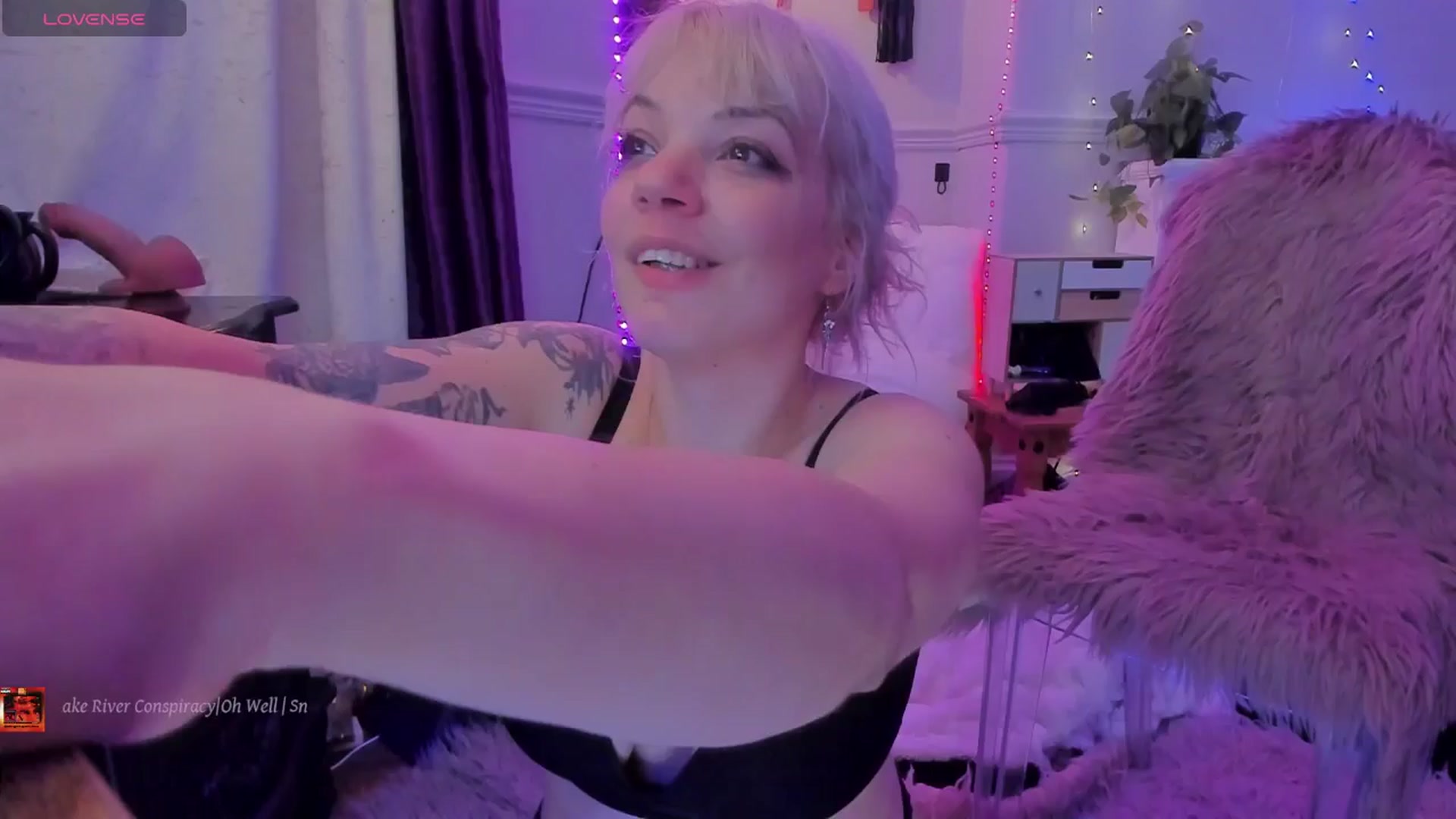 Gallery image thumbnail from LunaWolfie's myfreecams stream on, 11/21/2025, 01:46 image 7 of 20