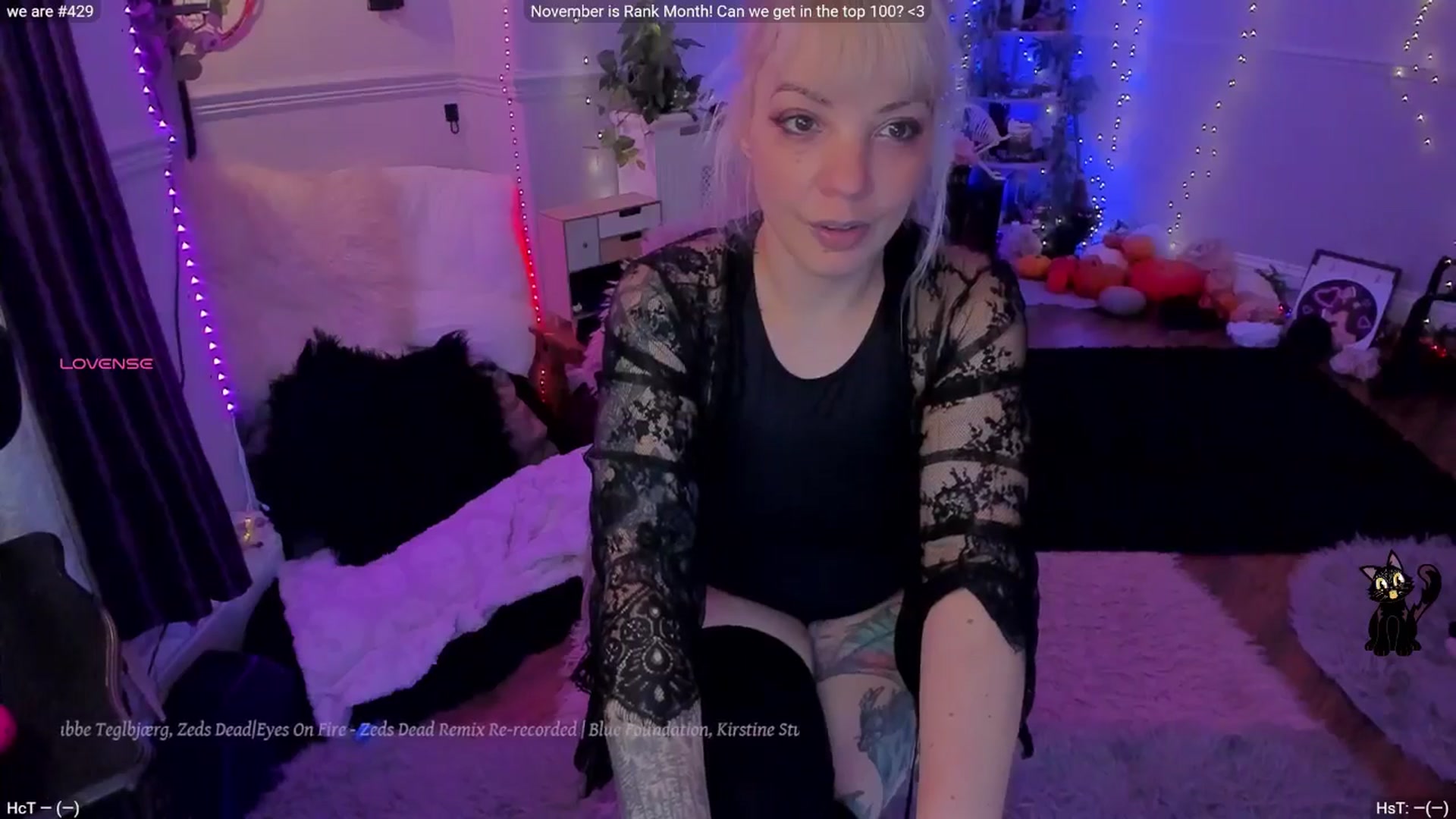 Gallery image thumbnail from LunaWolfie's myfreecams stream on, 11/21/2025, 20:36 image 6 of 20