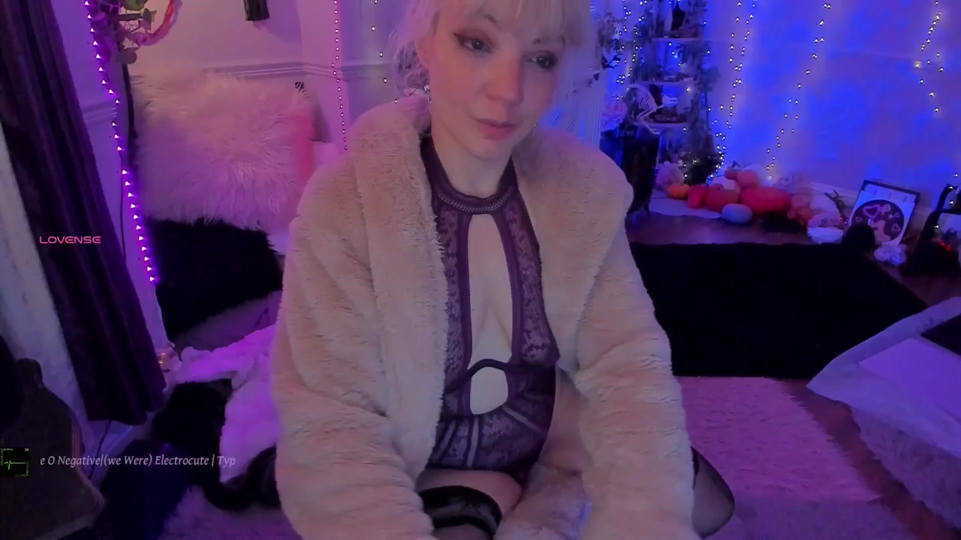Gallery image thumbnail from LunaWolfie's myfreecams stream on, 11/22/2025, 22:04 image 20 of 20