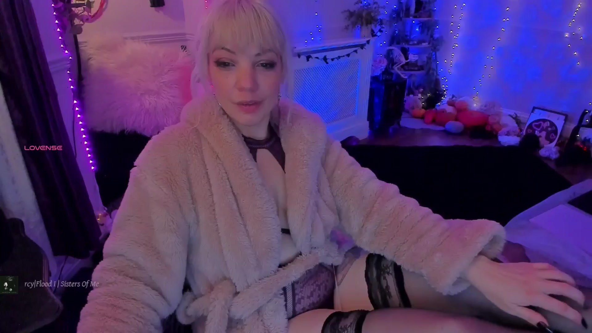 Gallery image thumbnail from LunaWolfie's myfreecams stream on, 11/22/2025, 22:04 image 5 of 20
