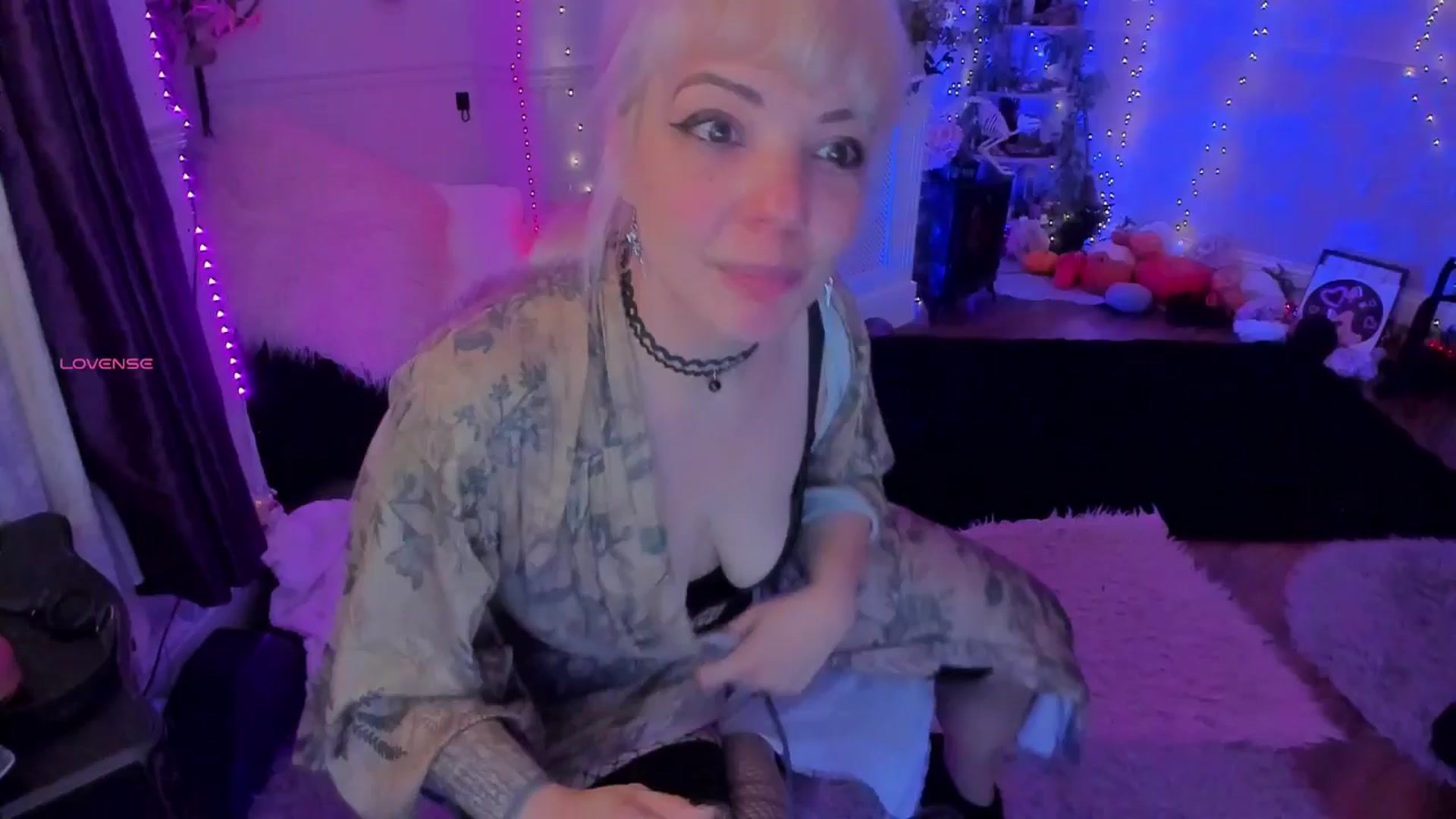 Gallery image thumbnail from LunaWolfie's myfreecams stream on, 11/25/2025, 08:39 image 15 of 20