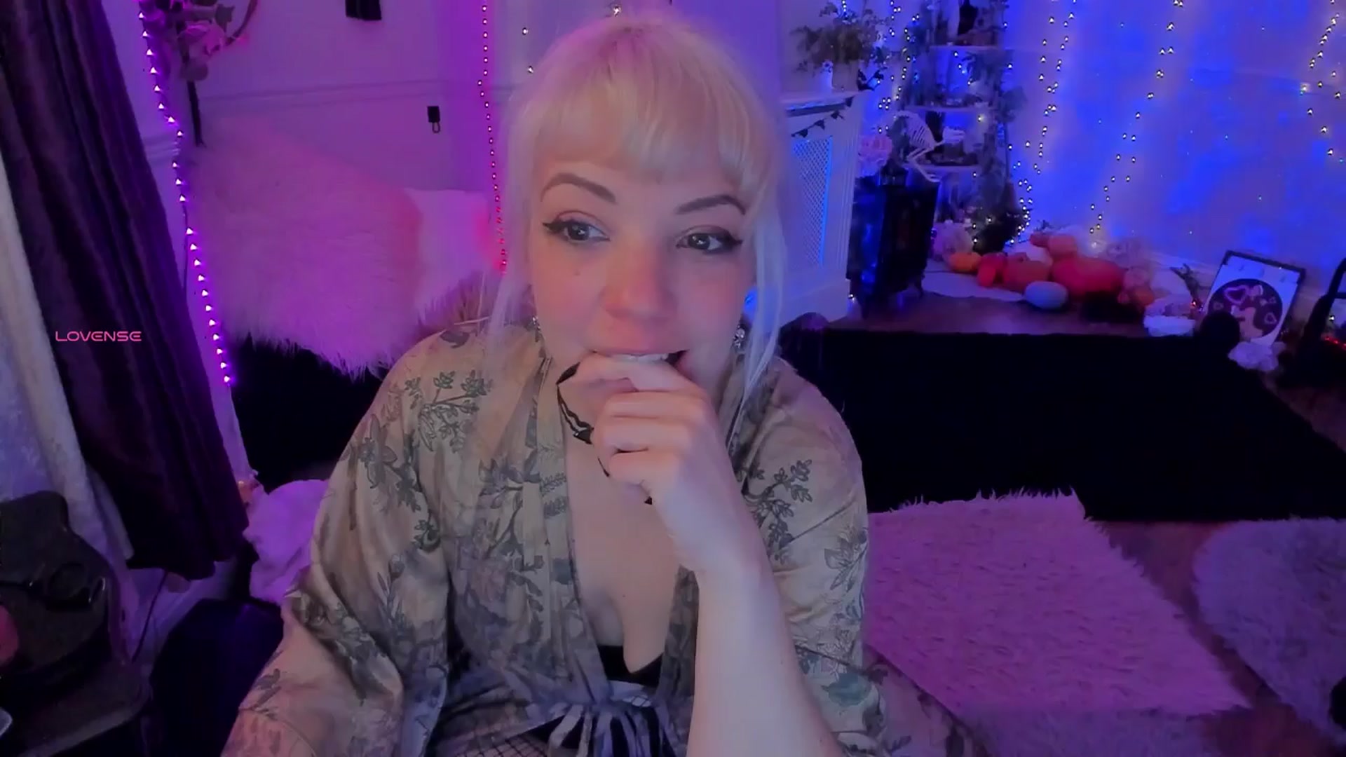Gallery image thumbnail from LunaWolfie's myfreecams stream on, 11/25/2025, 08:25 image 4 of 20