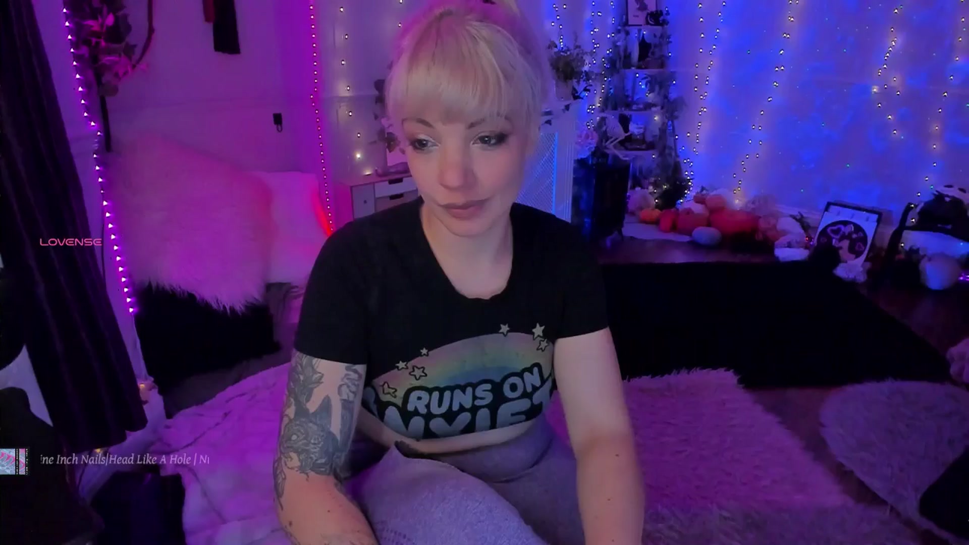 Gallery image thumbnail from LunaWolfie's myfreecams stream on, 11/25/2025, 20:51 image 7 of 20