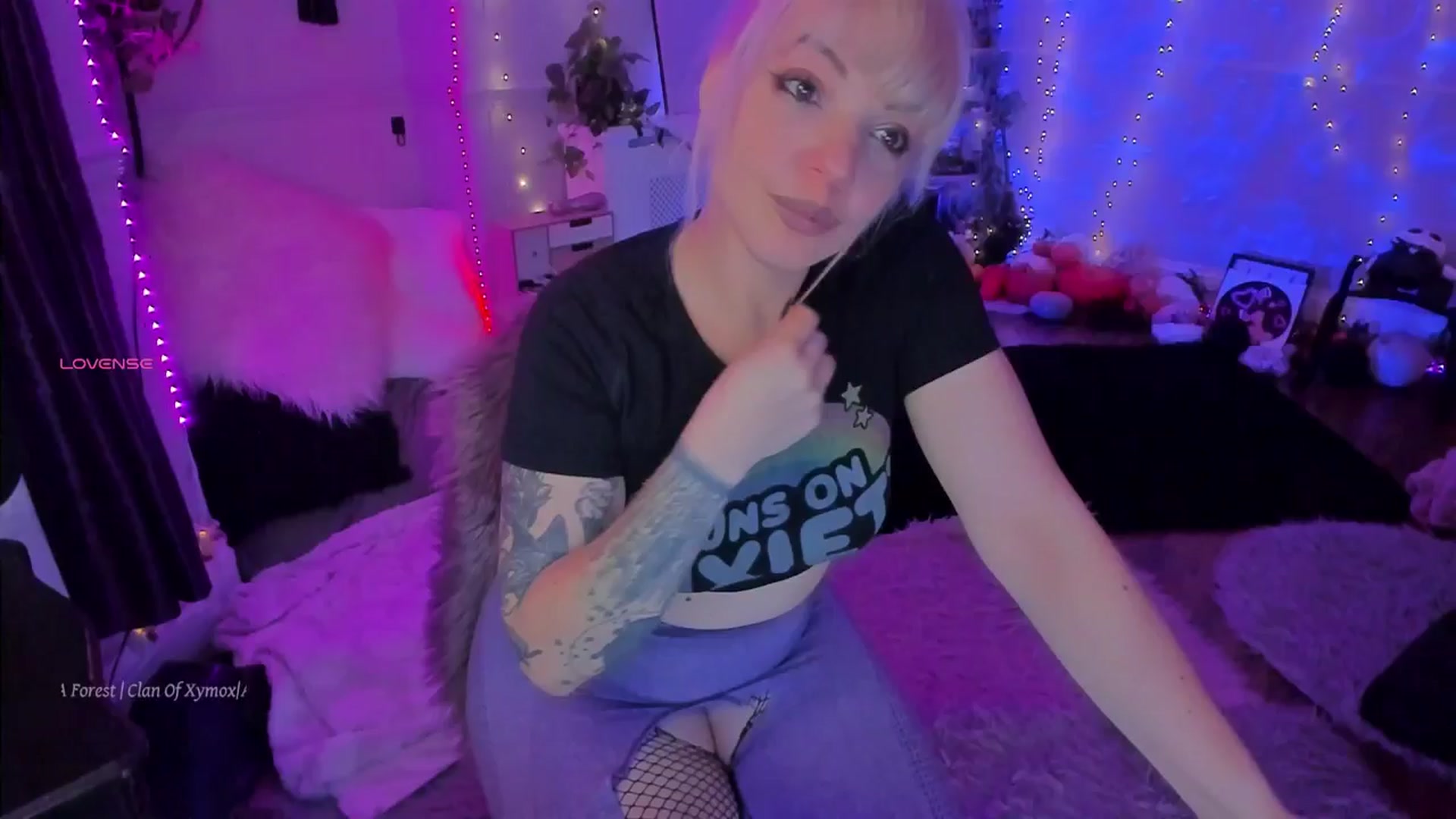 Gallery image thumbnail from LunaWolfie's myfreecams stream on, 11/25/2025, 20:51 image 4 of 20