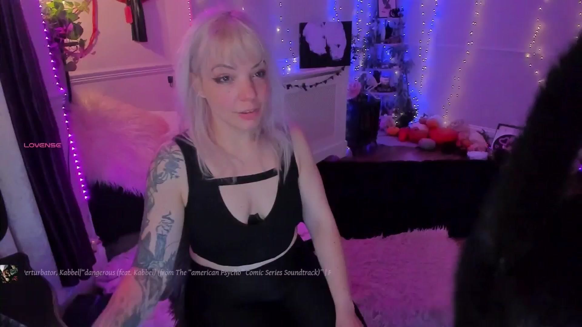 Gallery image thumbnail from LunaWolfie's myfreecams stream on, 11/26/2025, 19:18 image 11 of 20