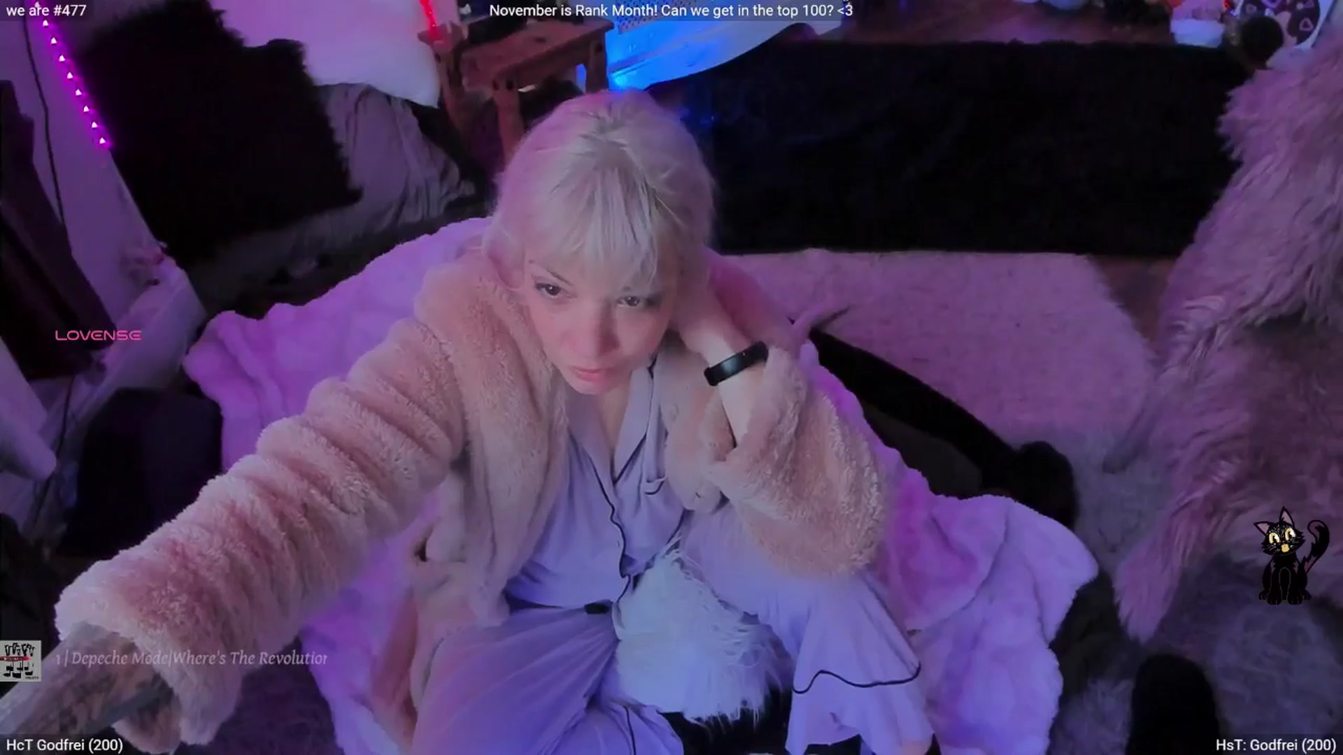 Gallery image thumbnail from LunaWolfie's myfreecams stream on, 11/27/2025, 13:51 image 17 of 20
