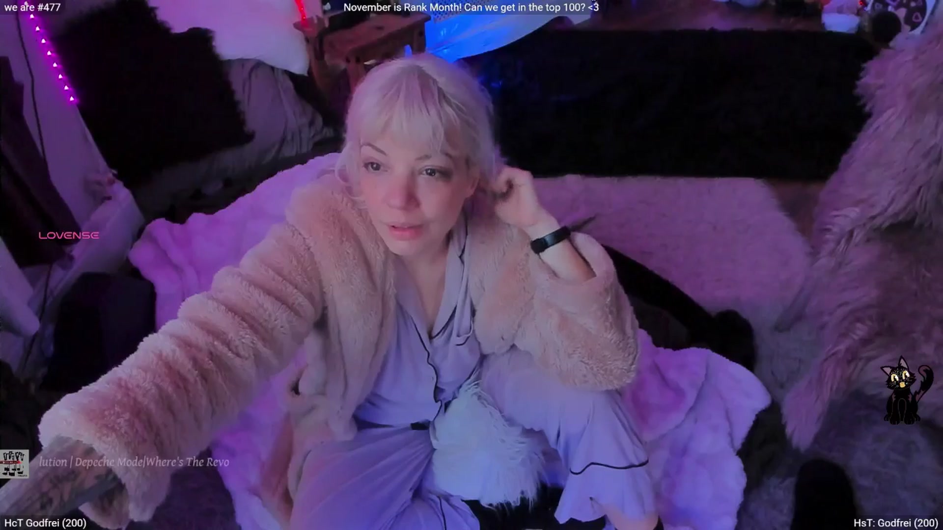 Gallery image thumbnail from LunaWolfie's myfreecams stream on, 11/27/2025, 13:51 image 18 of 20