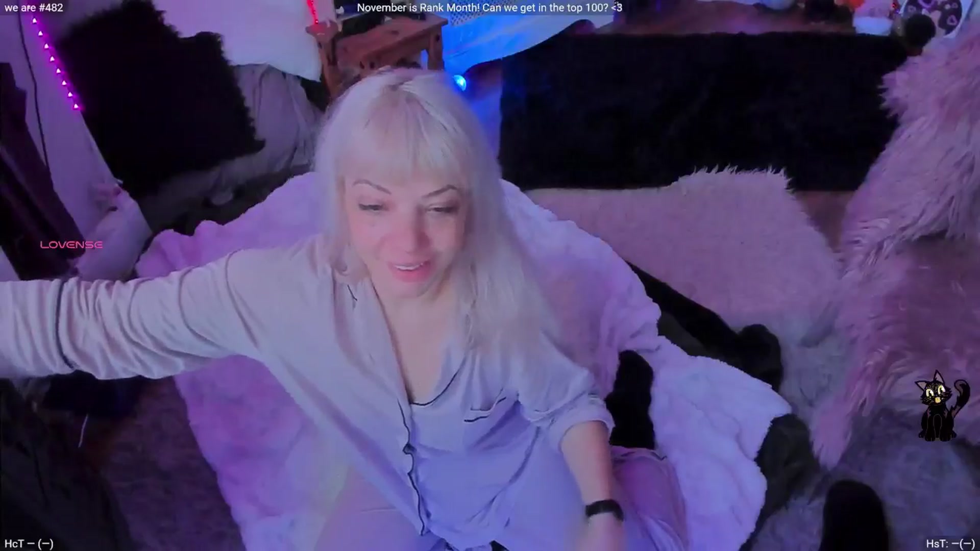 Gallery image thumbnail from LunaWolfie's myfreecams stream on, 11/27/2025, 13:51 image 2 of 20