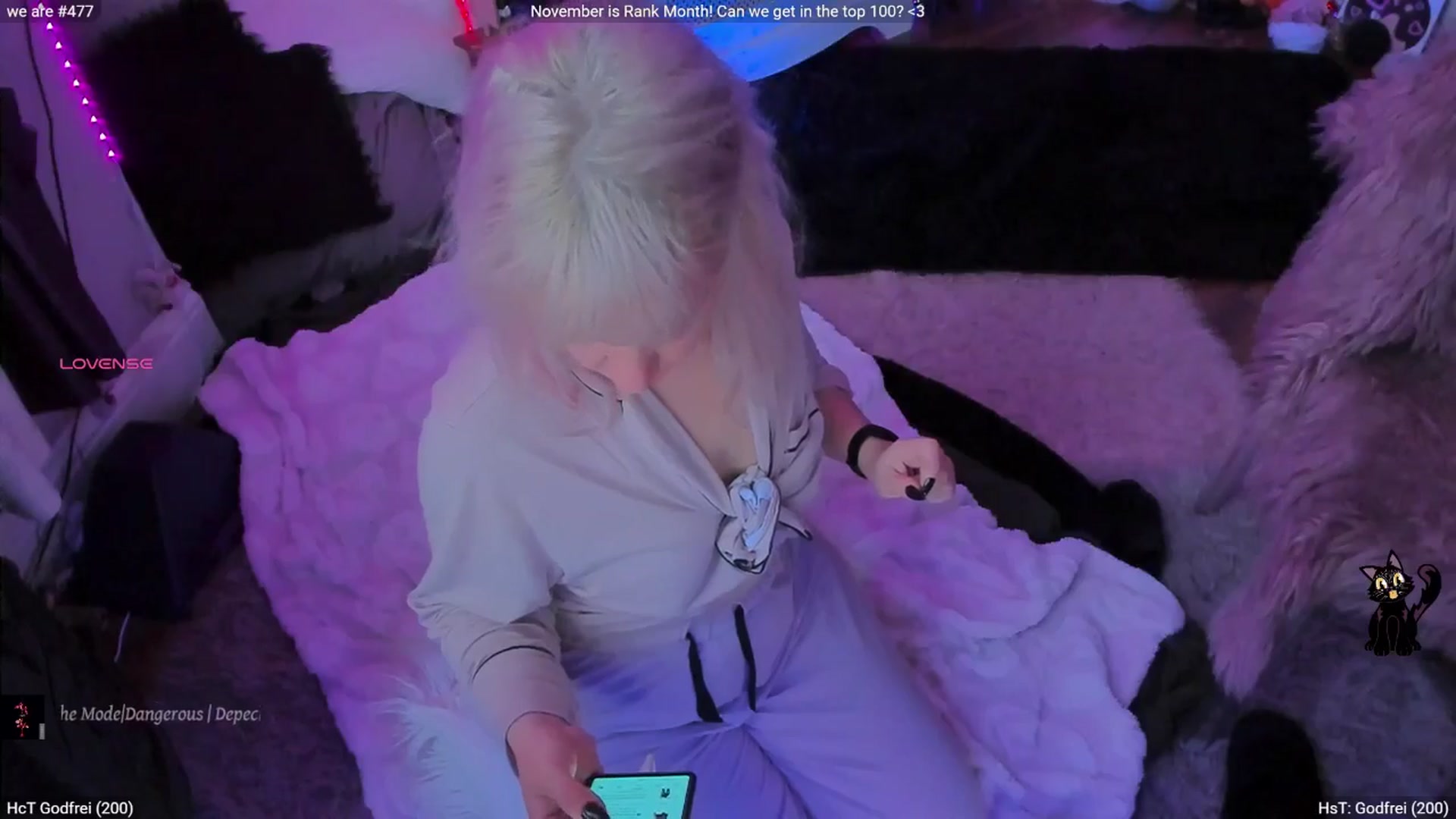 Gallery image thumbnail from LunaWolfie's myfreecams stream on, 11/27/2025, 13:51 image 6 of 20