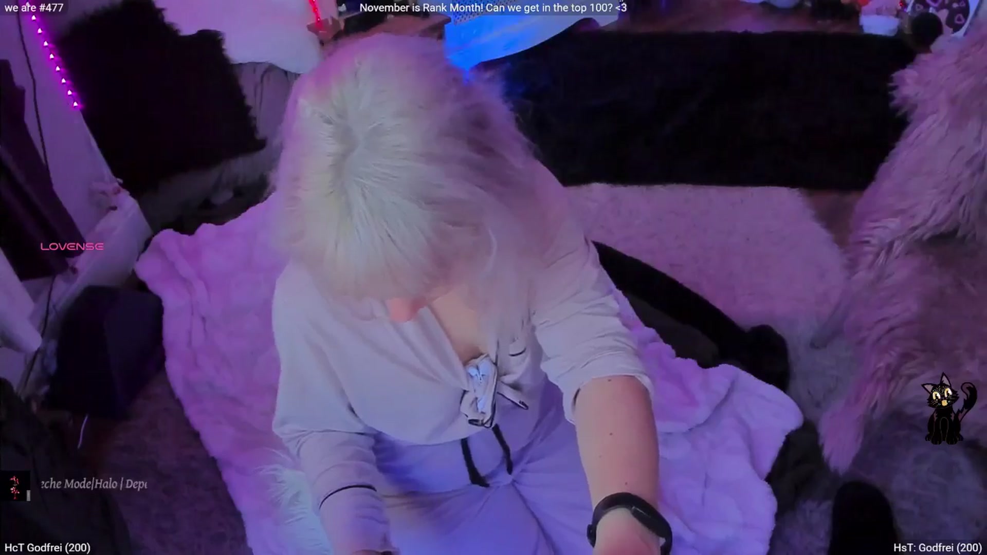Gallery image thumbnail from LunaWolfie's myfreecams stream on, 11/27/2025, 13:51 image 5 of 20