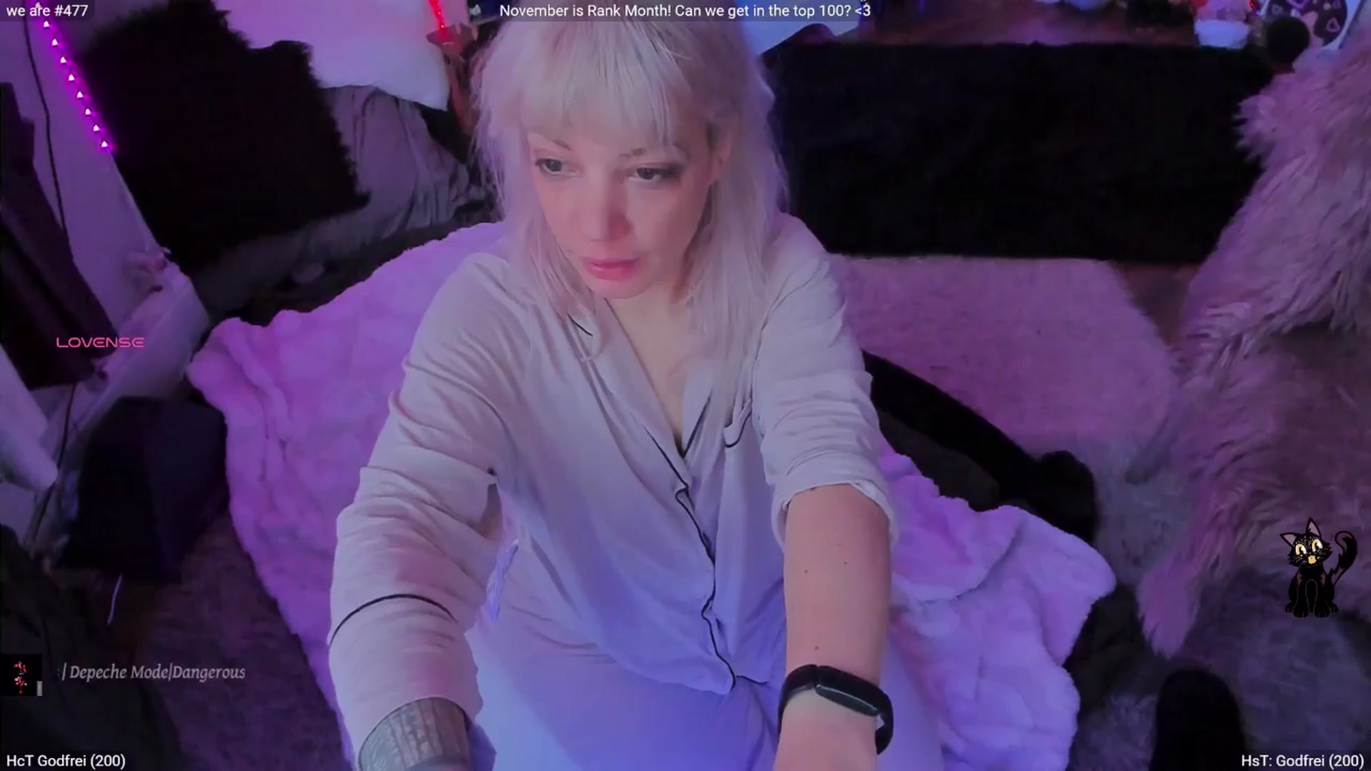 Gallery image thumbnail from LunaWolfie's myfreecams stream on, 11/27/2025, 13:51 image 7 of 20