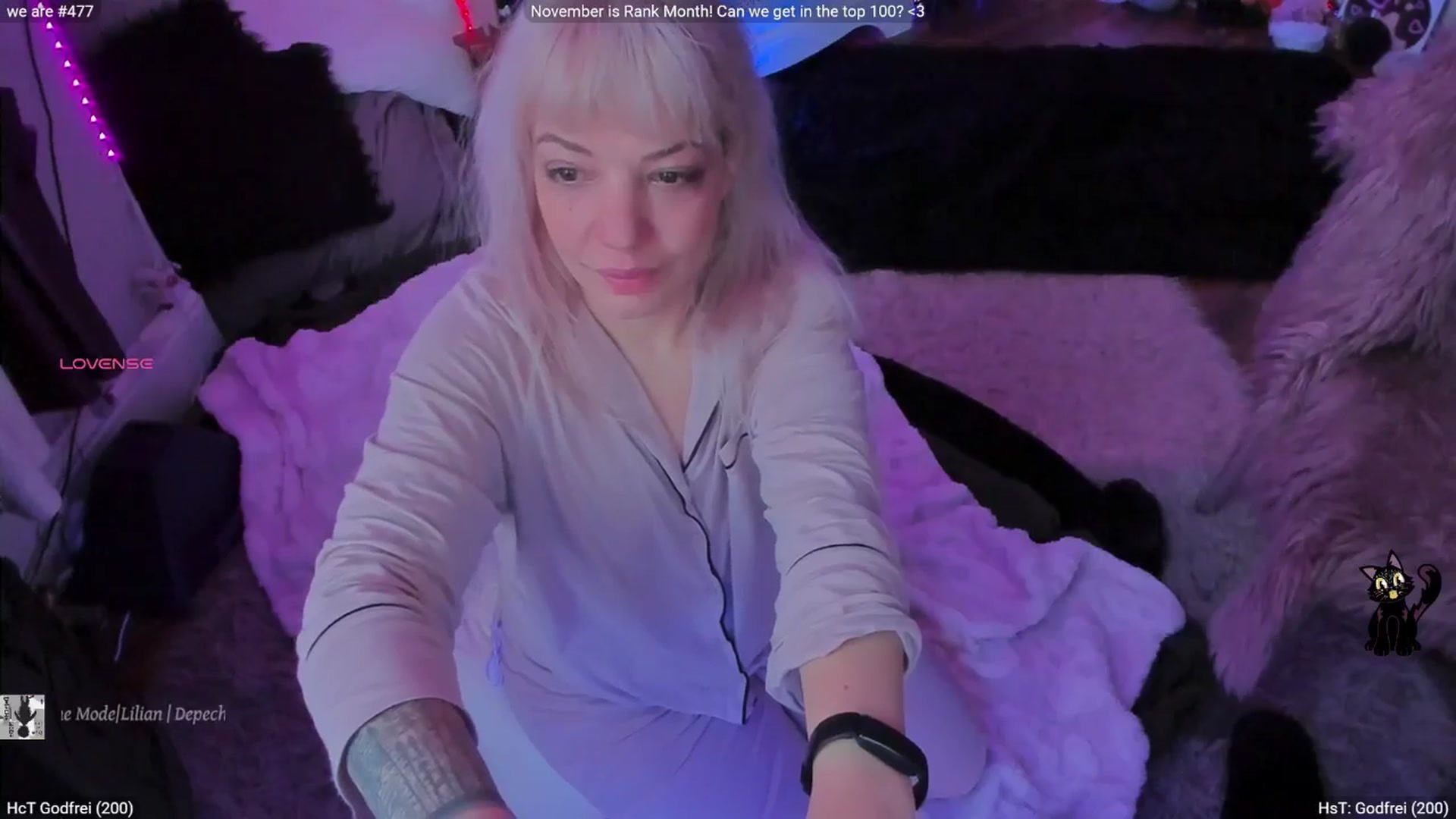 Gallery image thumbnail from LunaWolfie's myfreecams stream on, 11/27/2025, 13:51 image 9 of 20
