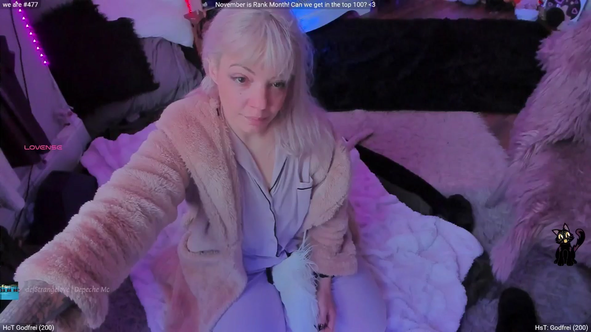 Gallery image thumbnail from LunaWolfie's myfreecams stream on, 11/27/2025, 13:51 image 14 of 20