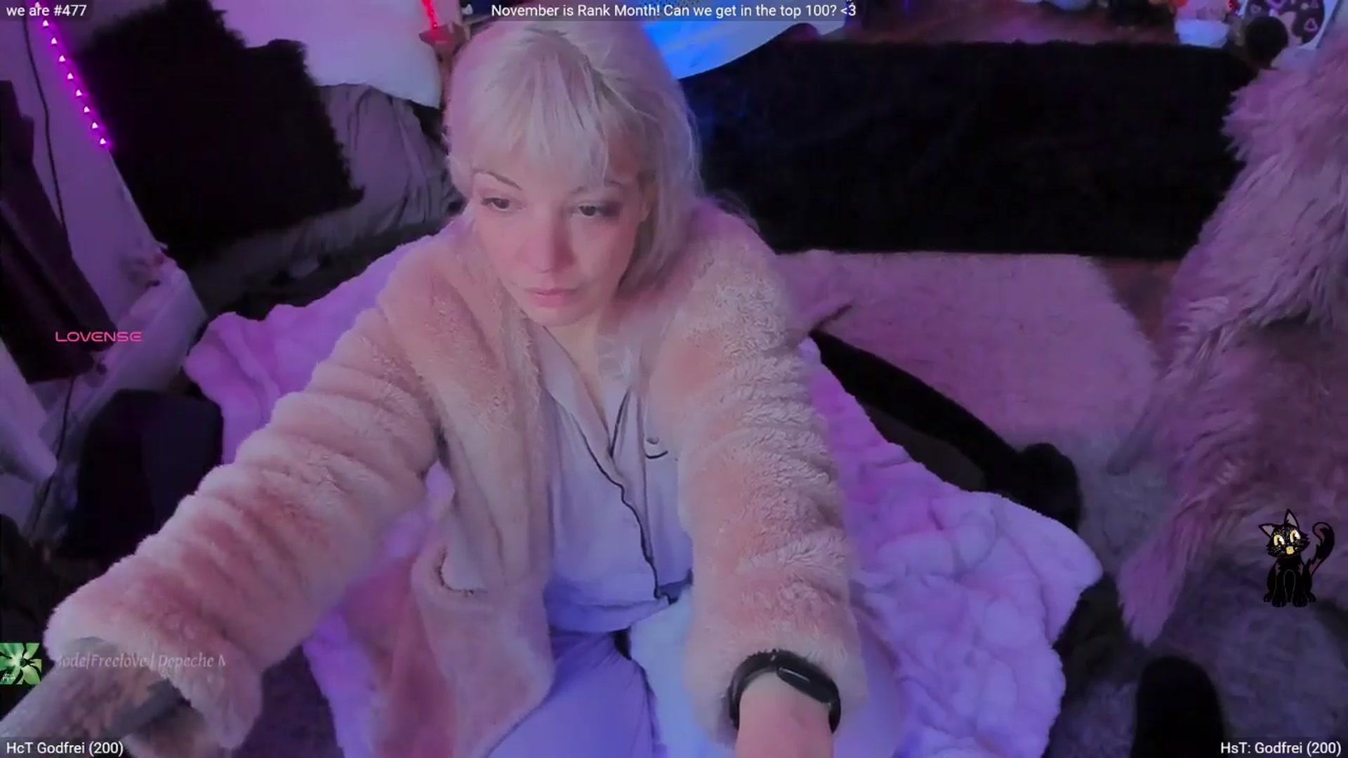 Gallery image thumbnail from LunaWolfie's myfreecams stream on, 11/27/2025, 13:51 image 15 of 20