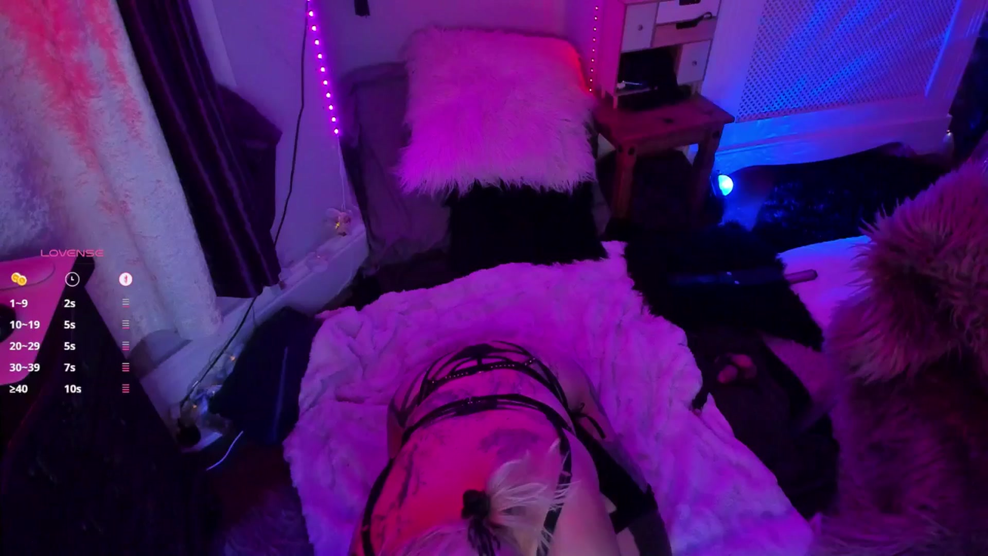 Gallery image thumbnail from LunaWolfie's myfreecams stream on, 11/28/2025, 01:22 image 9 of 20