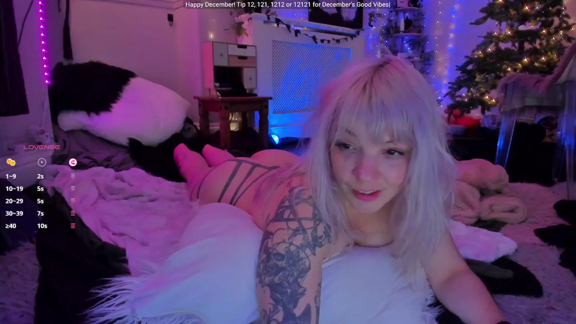 Gallery image thumbnail from LunaWolfie's myfreecams stream on, 12/05/2025, 19:18 image 9 of 20
