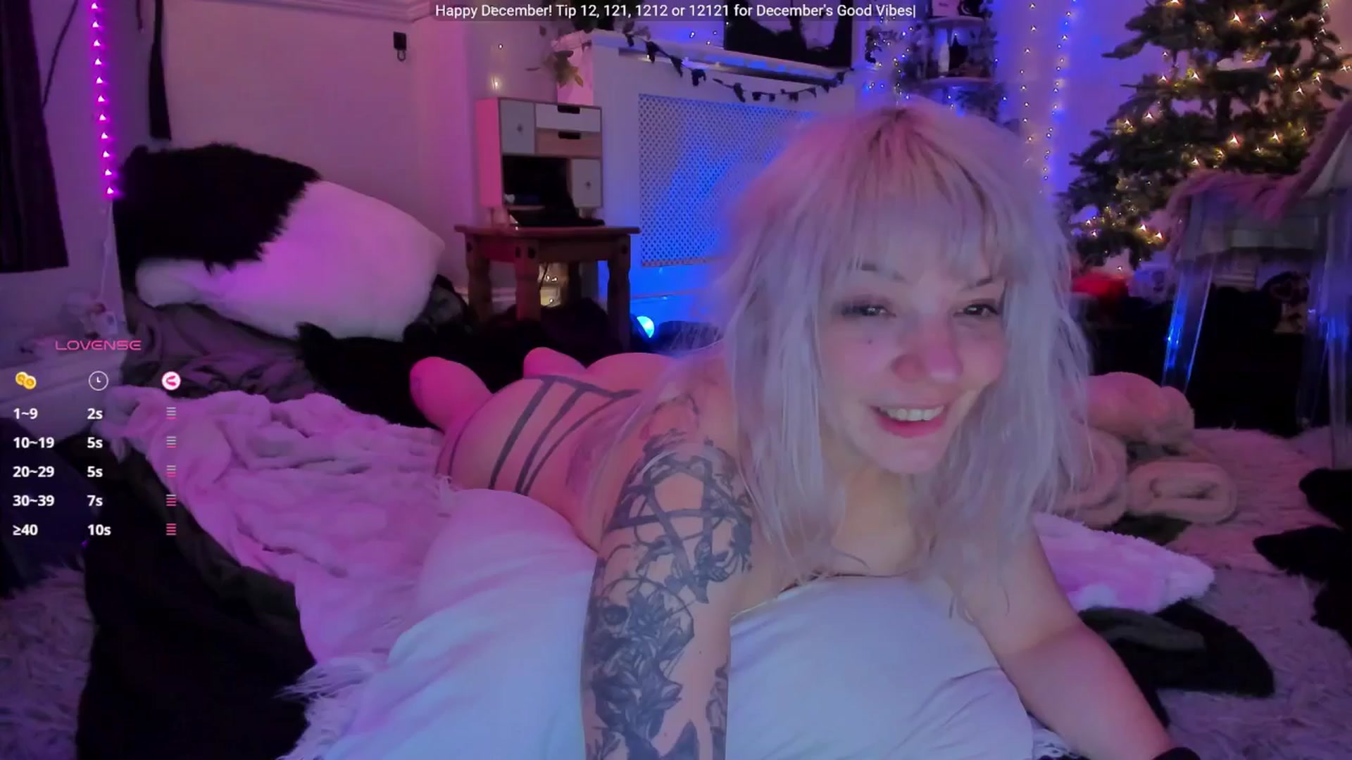 Gallery image thumbnail from LunaWolfie's myfreecams stream on, 12/05/2025, 19:18 image 10 of 20