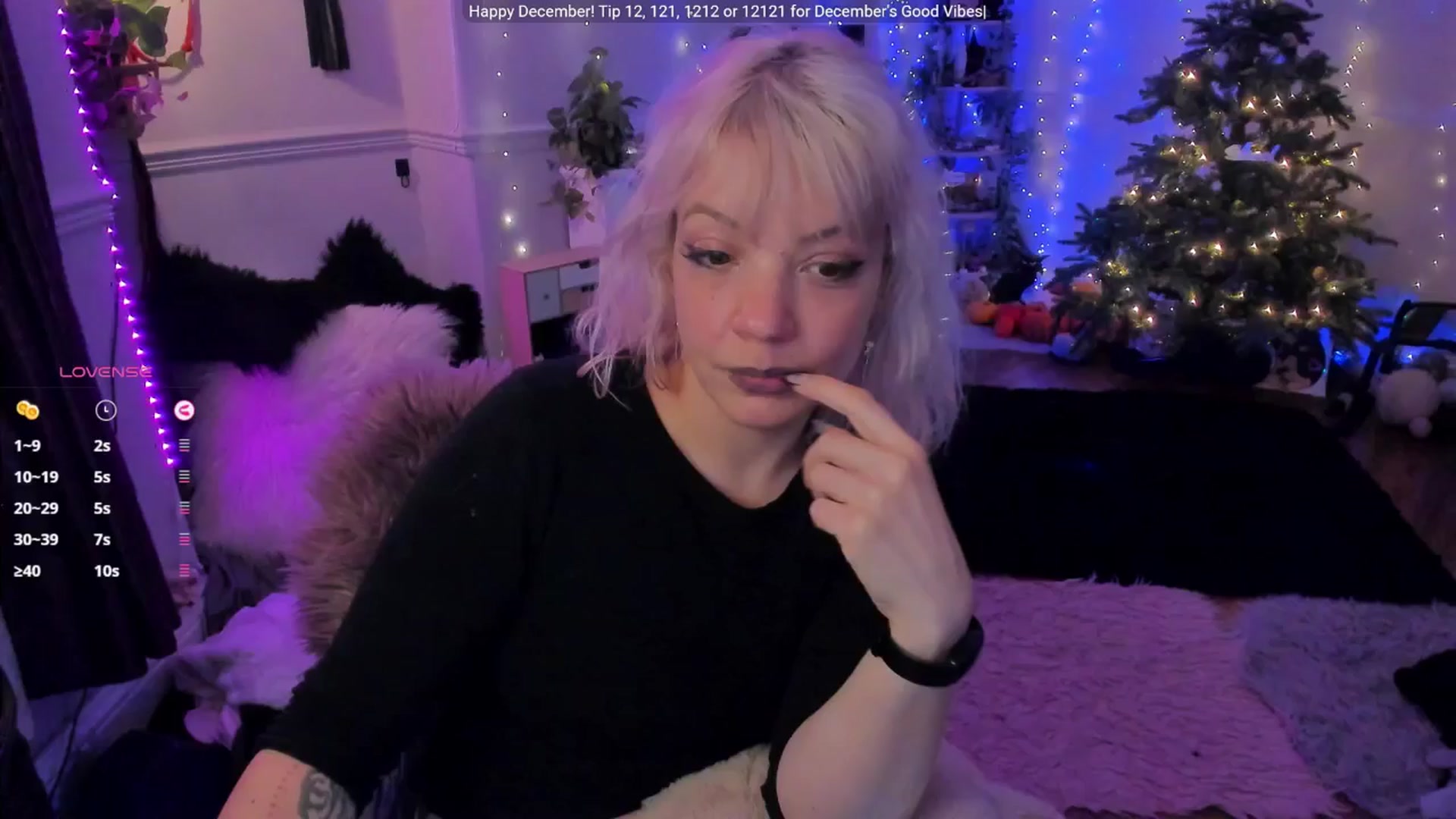 Gallery image thumbnail from LunaWolfie's myfreecams stream on, 12/08/2025, 23:24 image 13 of 20