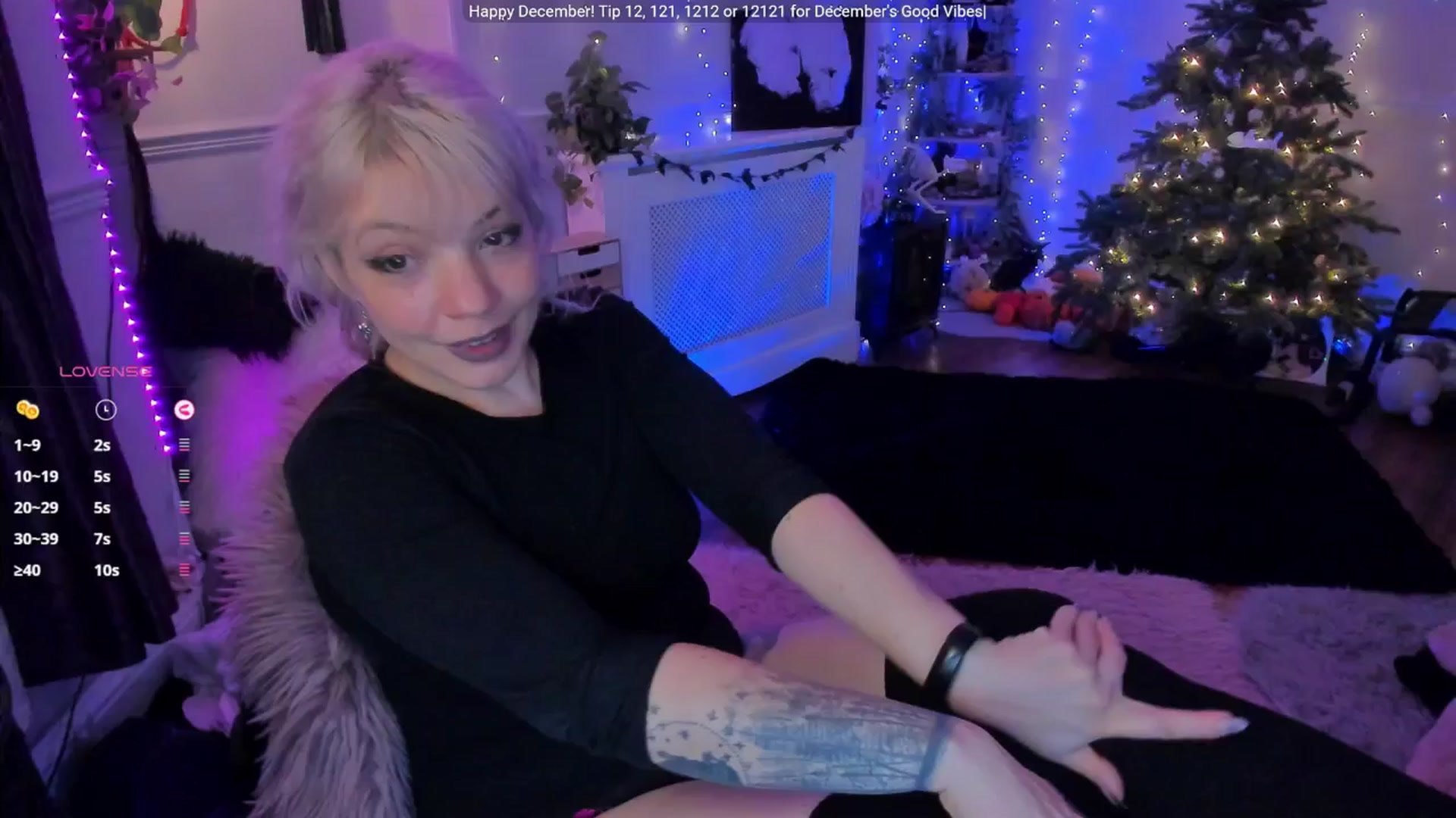Gallery image thumbnail from LunaWolfie's myfreecams stream on, 12/08/2025, 23:24 image 10 of 20