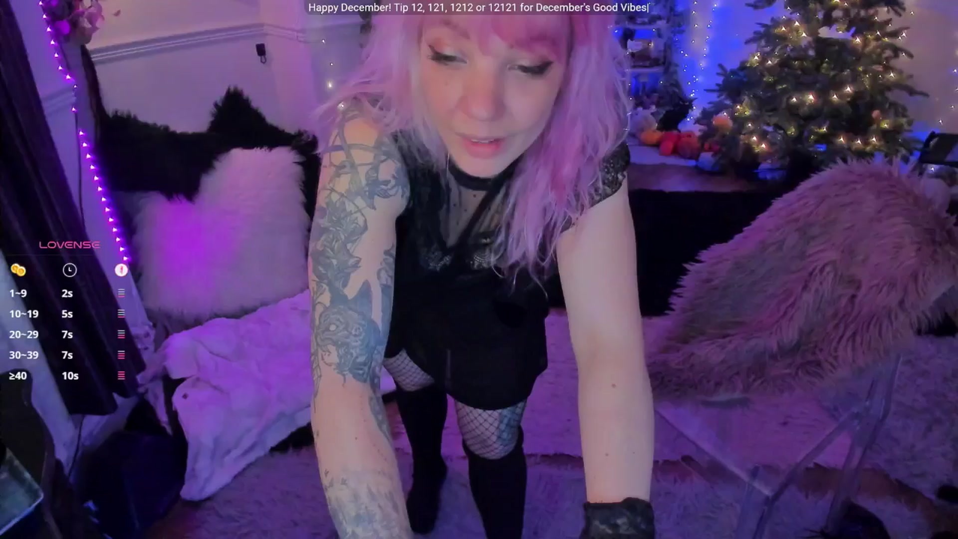 Gallery image thumbnail from LunaWolfie's myfreecams stream on, 12/09/2025, 20:45 image 19 of 20