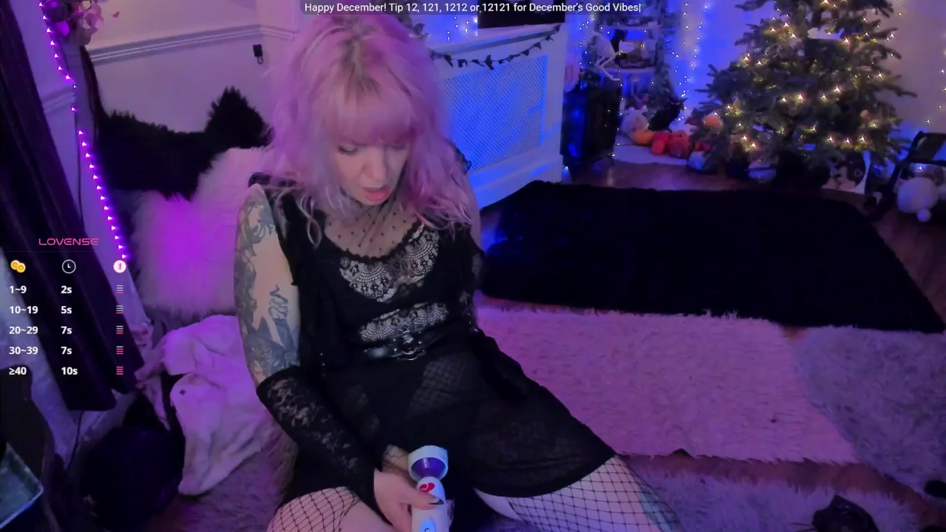 Gallery image thumbnail from LunaWolfie's myfreecams stream on, 12/09/2025, 20:45 image 18 of 20