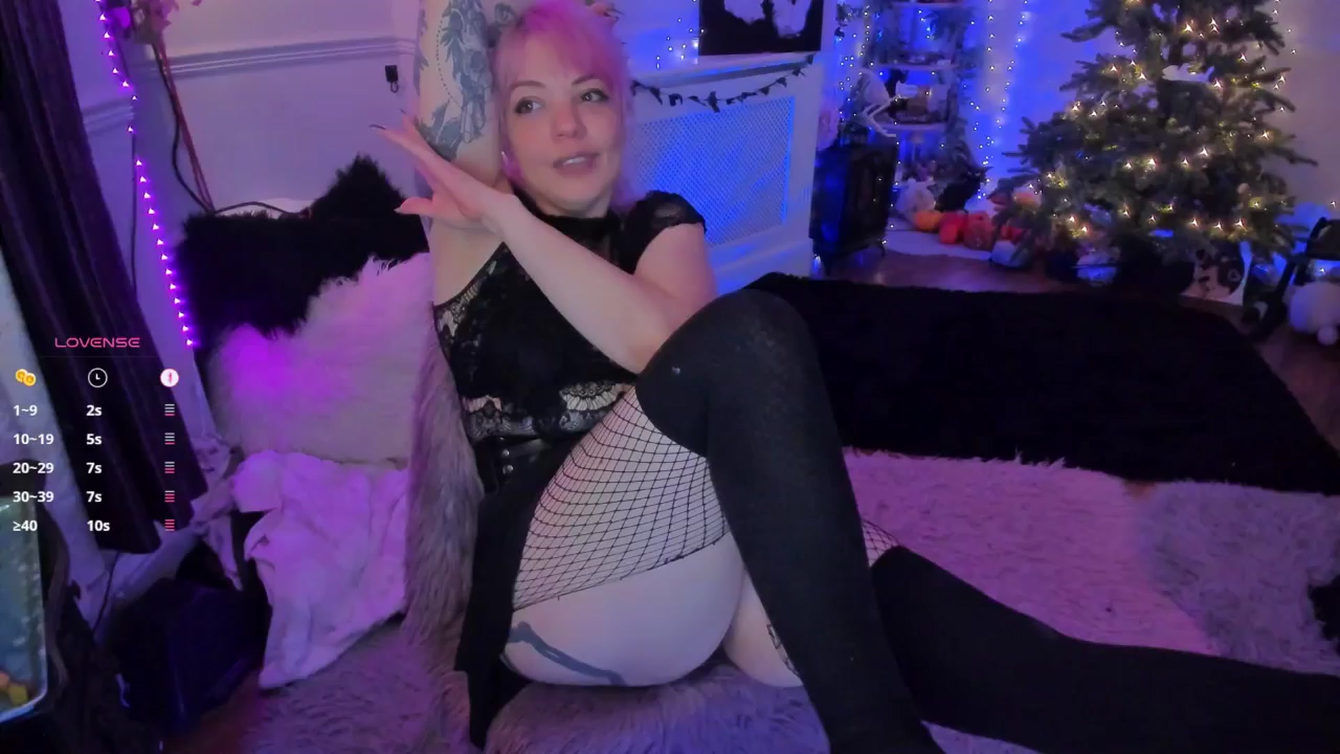 Gallery image thumbnail from LunaWolfie's myfreecams stream on, 12/10/2025, 01:55 image 12 of 20