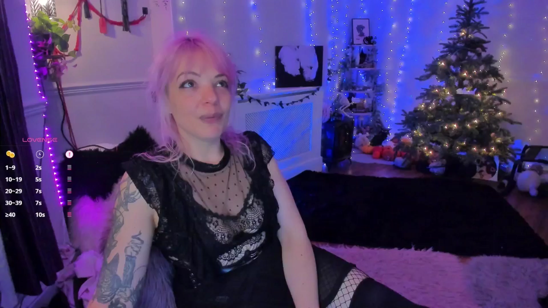 Gallery image thumbnail from LunaWolfie's myfreecams stream on, 12/10/2025, 01:55 image 2 of 20