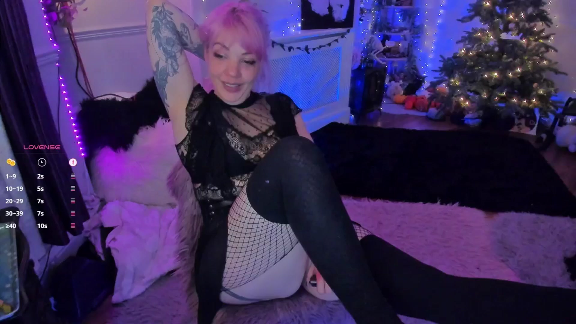 Gallery image thumbnail from LunaWolfie's myfreecams stream on, 12/10/2025, 01:55 image 6 of 20