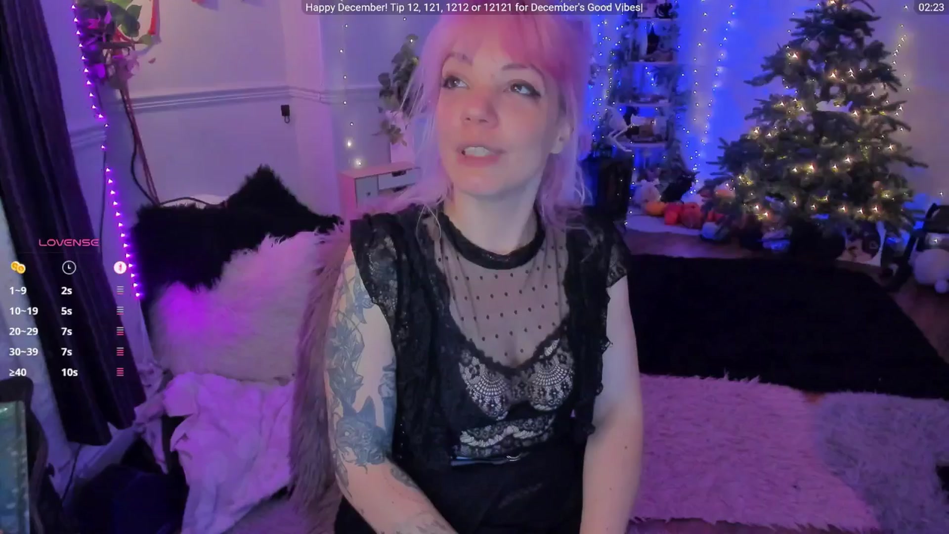 Gallery image thumbnail from LunaWolfie's myfreecams stream on, 12/10/2025, 01:55 image 19 of 20