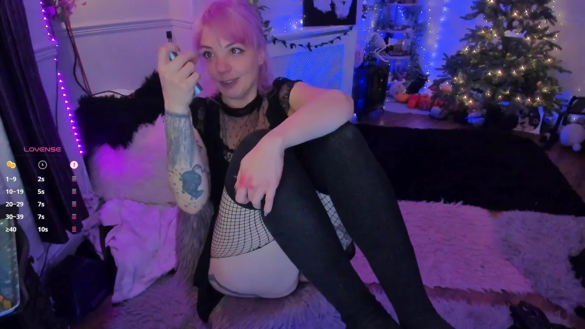 Gallery image thumbnail from LunaWolfie's myfreecams stream on, 12/10/2025, 01:55 image 14 of 20