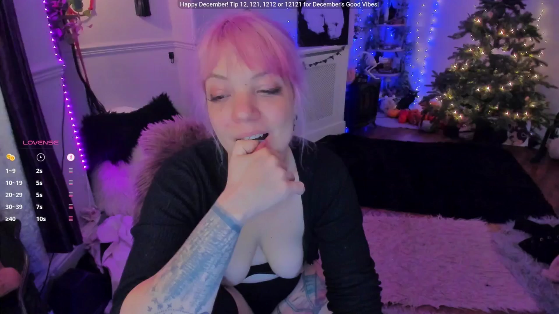 Gallery image thumbnail from LunaWolfie's myfreecams stream on, 12/12/2025, 01:05 image 17 of 20