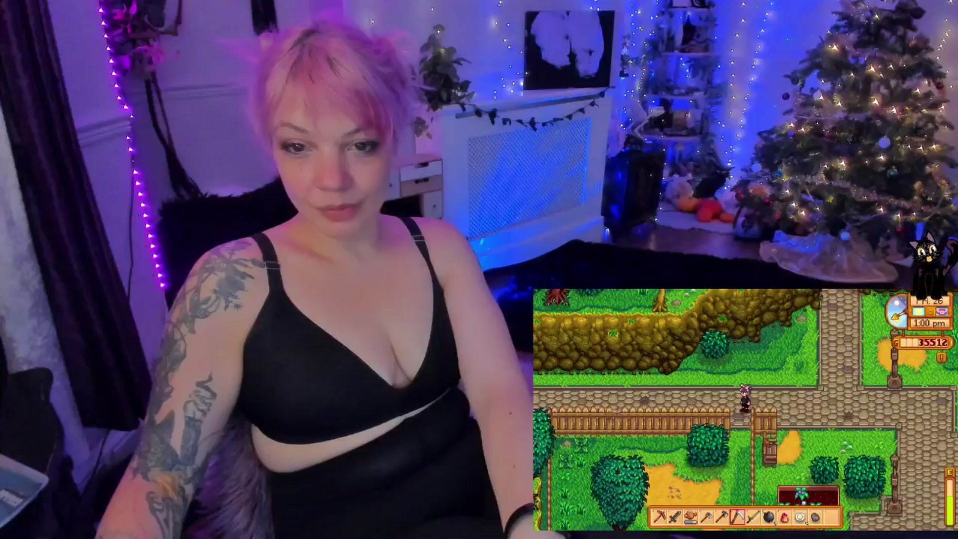 Gallery image thumbnail from LunaWolfie's myfreecams stream on, 12/12/2025, 19:48 image 10 of 20
