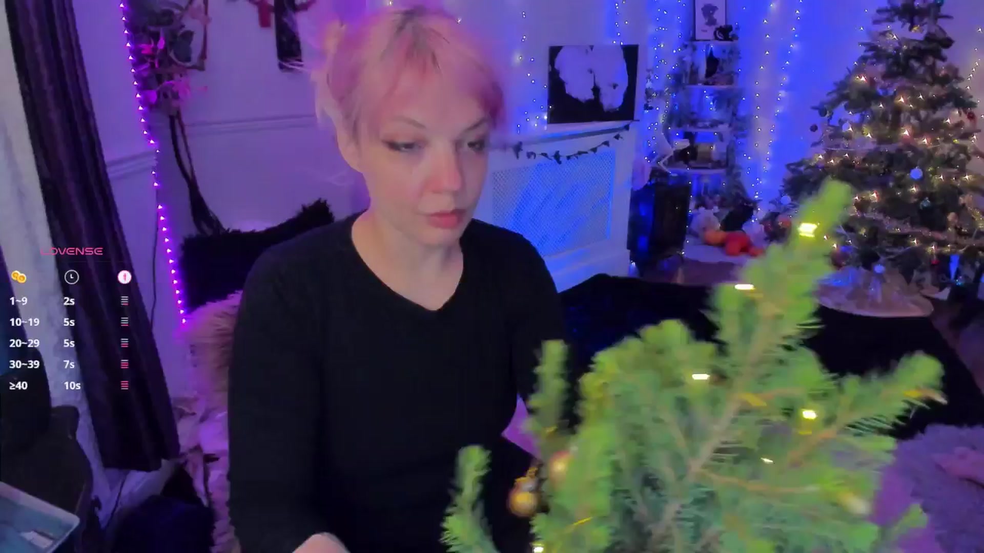 Gallery image thumbnail from LunaWolfie's myfreecams stream on, 12/12/2025, 19:48 image 5 of 20